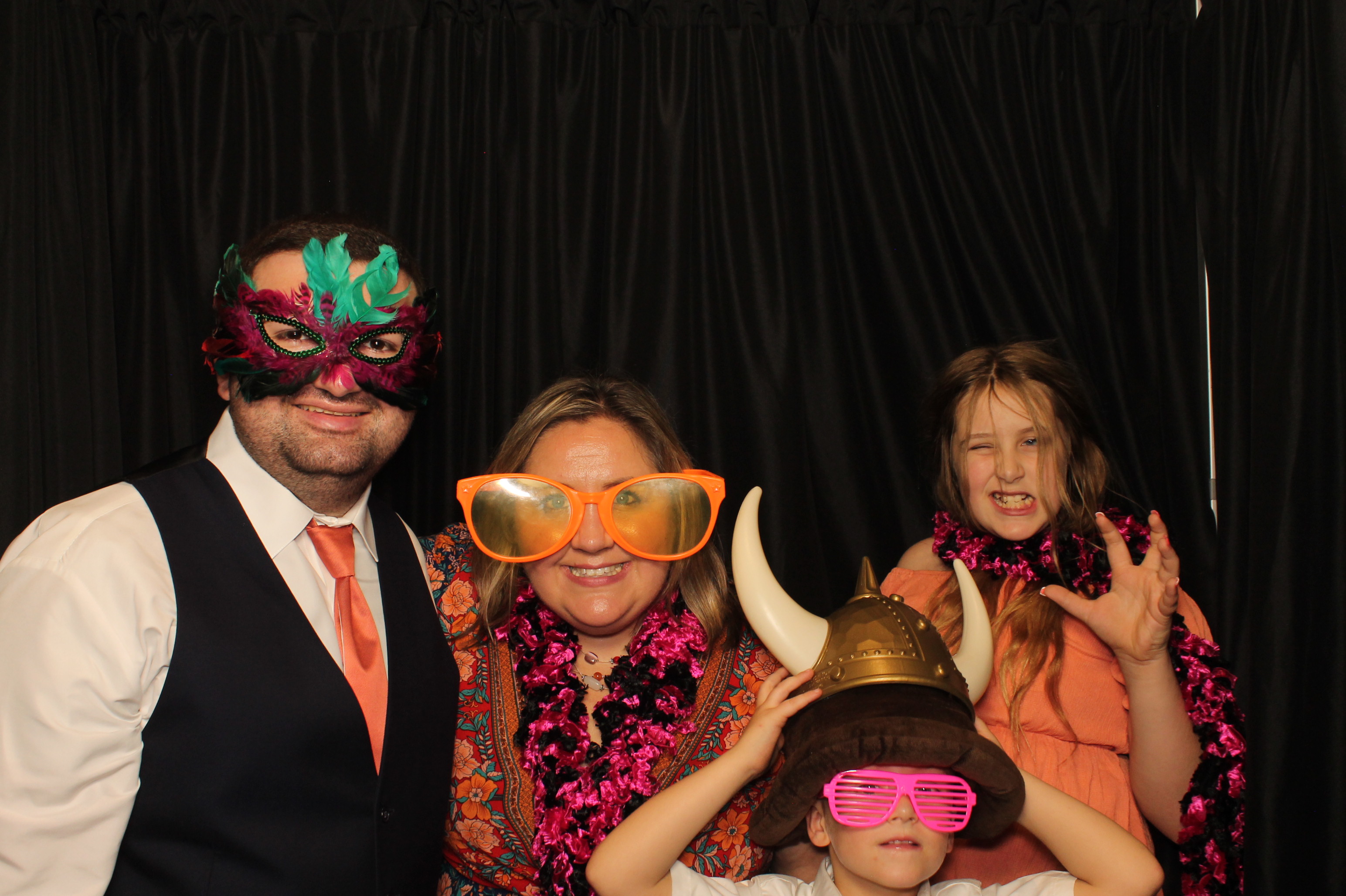Sean & Alyssa Reception | View more photos from the event at gallery.photoboothcincy.com/u/PhotoBoothCincy/Sean-Alyssa-Reception