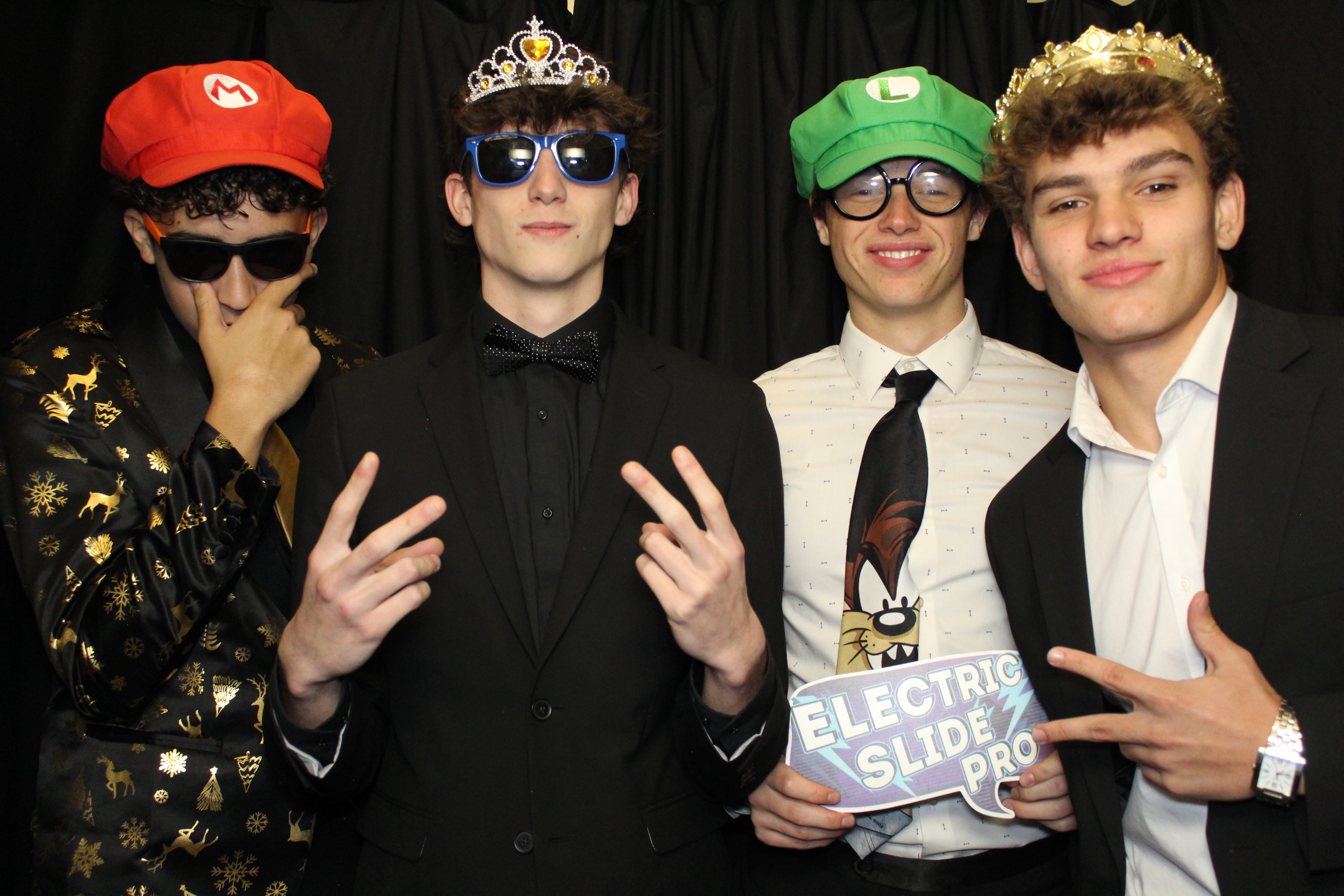 Senior Dinner Dance | View more photos from the event at gallery.photoboothcincy.com/u/PhotoBoothCincy/Senior-Dinner-Dance