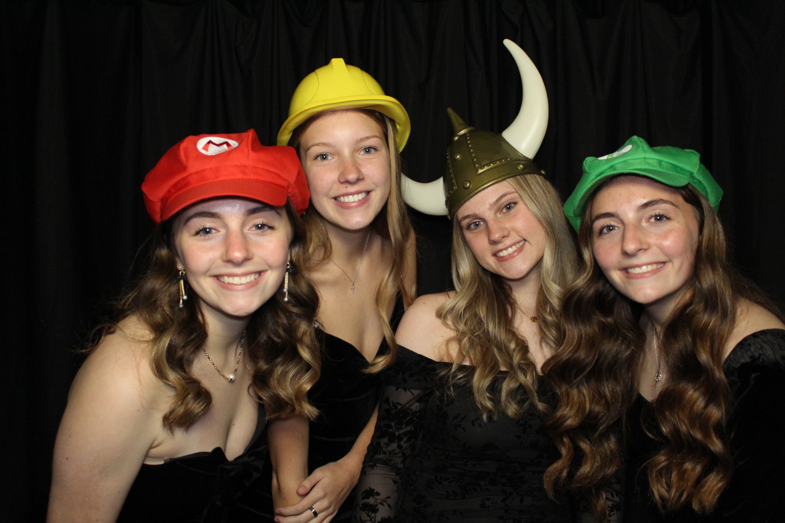Senior Dinner Dance | View more photos from the event at gallery.photoboothcincy.com/u/PhotoBoothCincy/Senior-Dinner-Dance