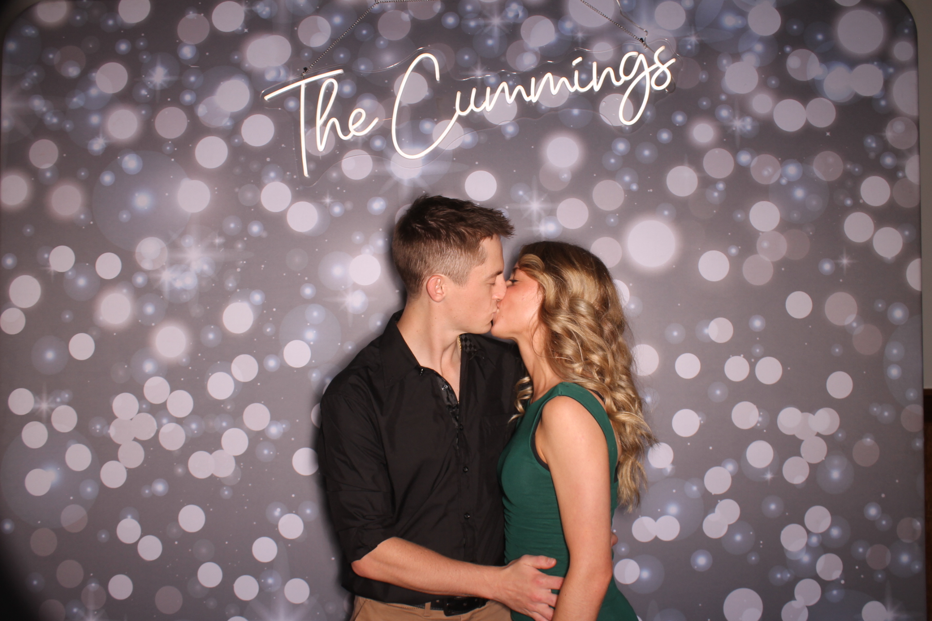 Shelbi Yoe | View more photos from the event at gallery.photoboothcincy.com/u/PhotoBoothCincy/Shelbi-Yoe