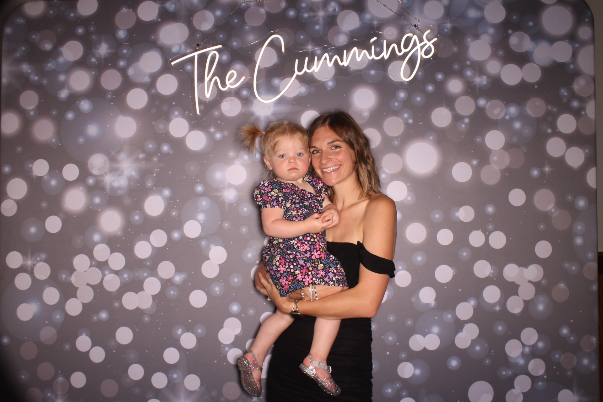 Shelbi Yoe | View more photos from the event at gallery.photoboothcincy.com/u/PhotoBoothCincy/Shelbi-Yoe