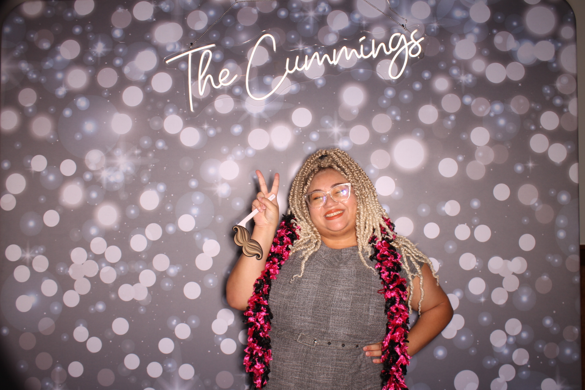 Shelbi Yoe | View more photos from the event at gallery.photoboothcincy.com/u/PhotoBoothCincy/Shelbi-Yoe