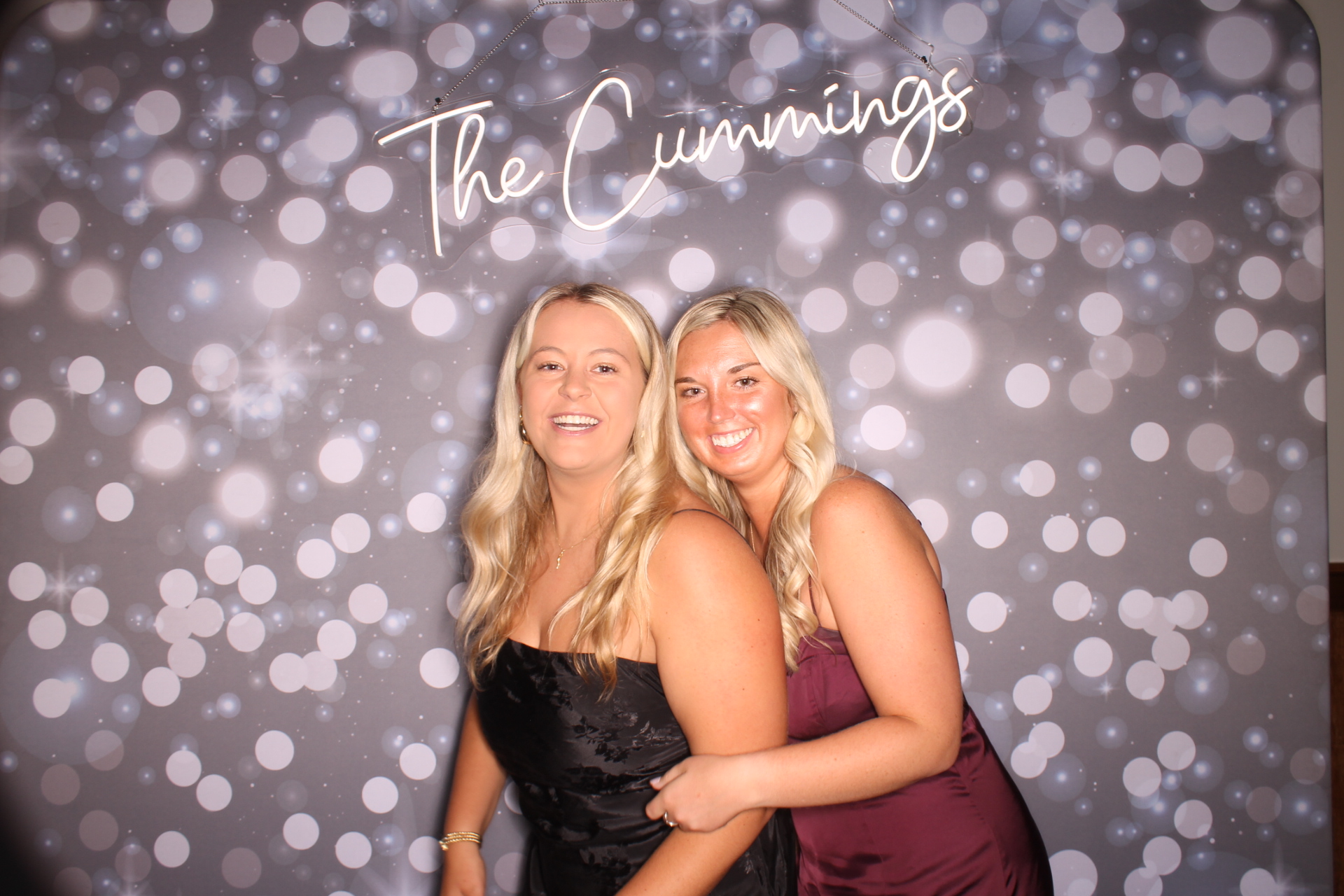 Shelbi Yoe | View more photos from the event at gallery.photoboothcincy.com/u/PhotoBoothCincy/Shelbi-Yoe