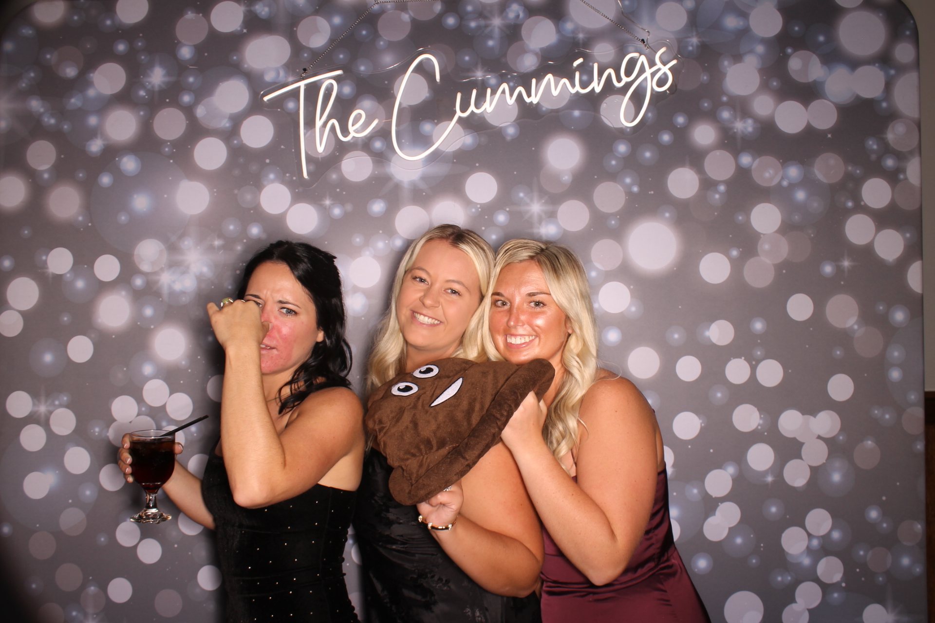 Shelbi Yoe | View more photos from the event at gallery.photoboothcincy.com/u/PhotoBoothCincy/Shelbi-Yoe