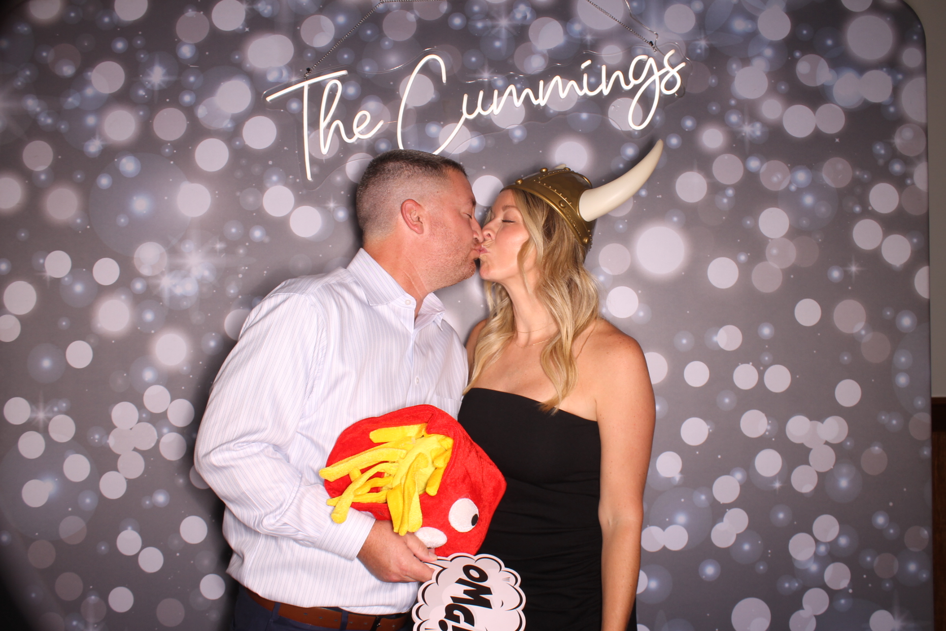 Shelbi Yoe | View more photos from the event at gallery.photoboothcincy.com/u/PhotoBoothCincy/Shelbi-Yoe