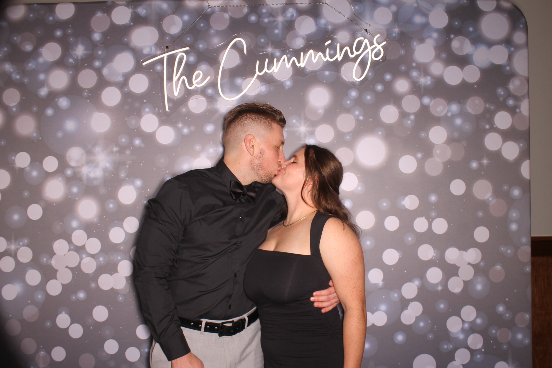 Shelbi Yoe | View more photos from the event at gallery.photoboothcincy.com/u/PhotoBoothCincy/Shelbi-Yoe