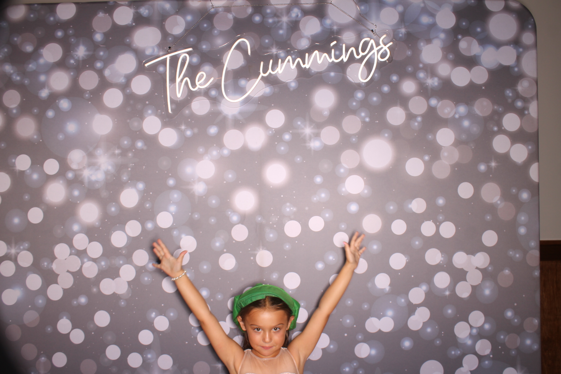 Shelbi Yoe | View more photos from the event at gallery.photoboothcincy.com/u/PhotoBoothCincy/Shelbi-Yoe