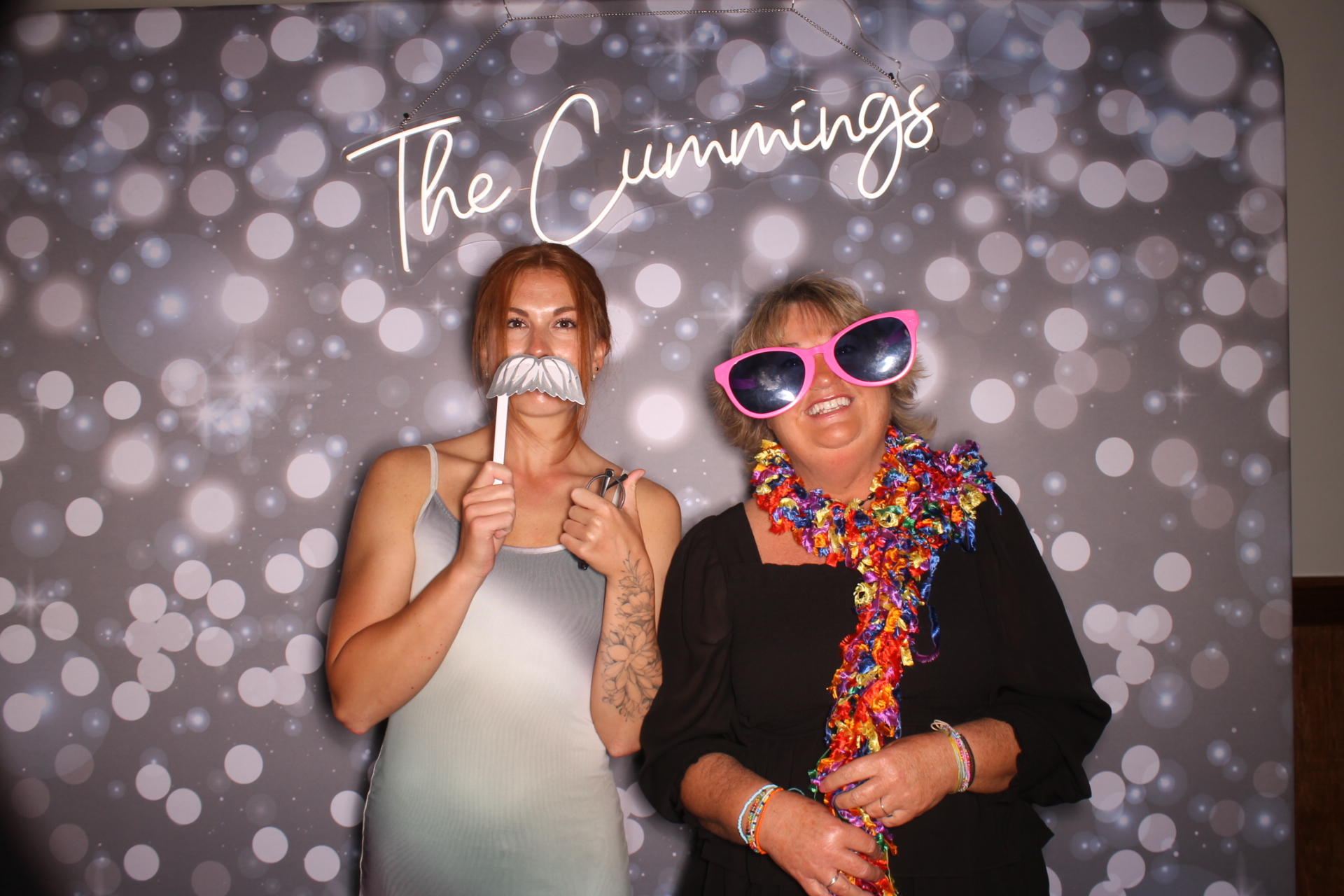 Shelbi Yoe | View more photos from the event at gallery.photoboothcincy.com/u/PhotoBoothCincy/Shelbi-Yoe