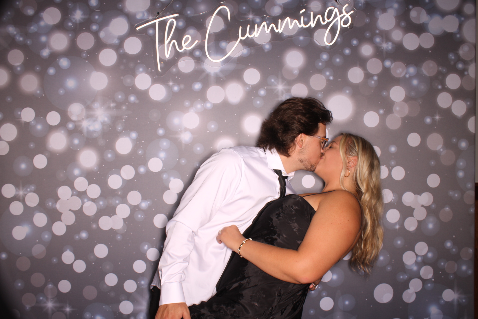 Shelbi Yoe | View more photos from the event at gallery.photoboothcincy.com/u/PhotoBoothCincy/Shelbi-Yoe