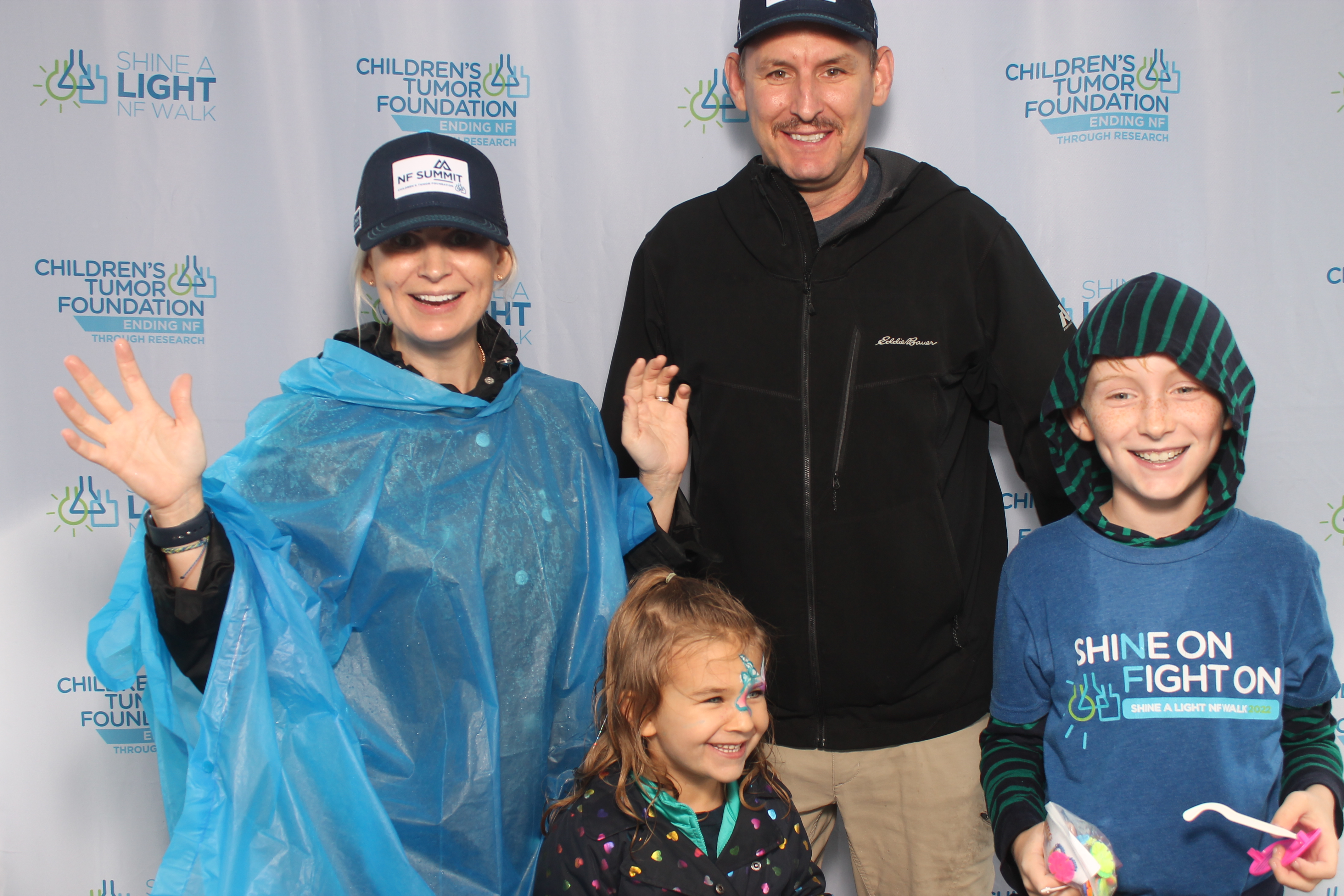Shine A Light NF Walk | View more photos from the event at gallery.photoboothcincy.com/u/PhotoBoothCincy/Shine-A-Light-NF-Walk