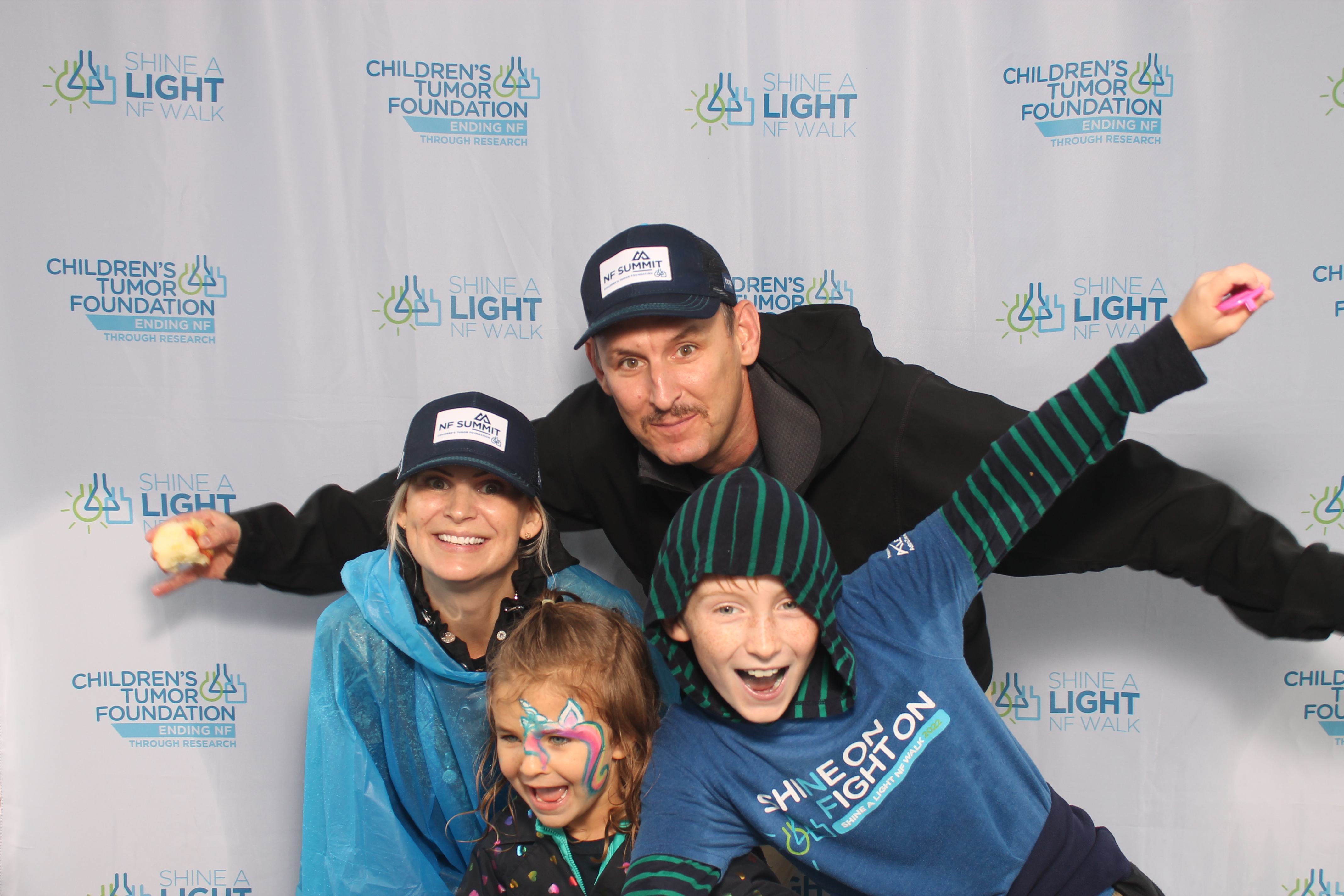 Shine A Light NF Walk | View more photos from the event at gallery.photoboothcincy.com/u/PhotoBoothCincy/Shine-A-Light-NF-Walk