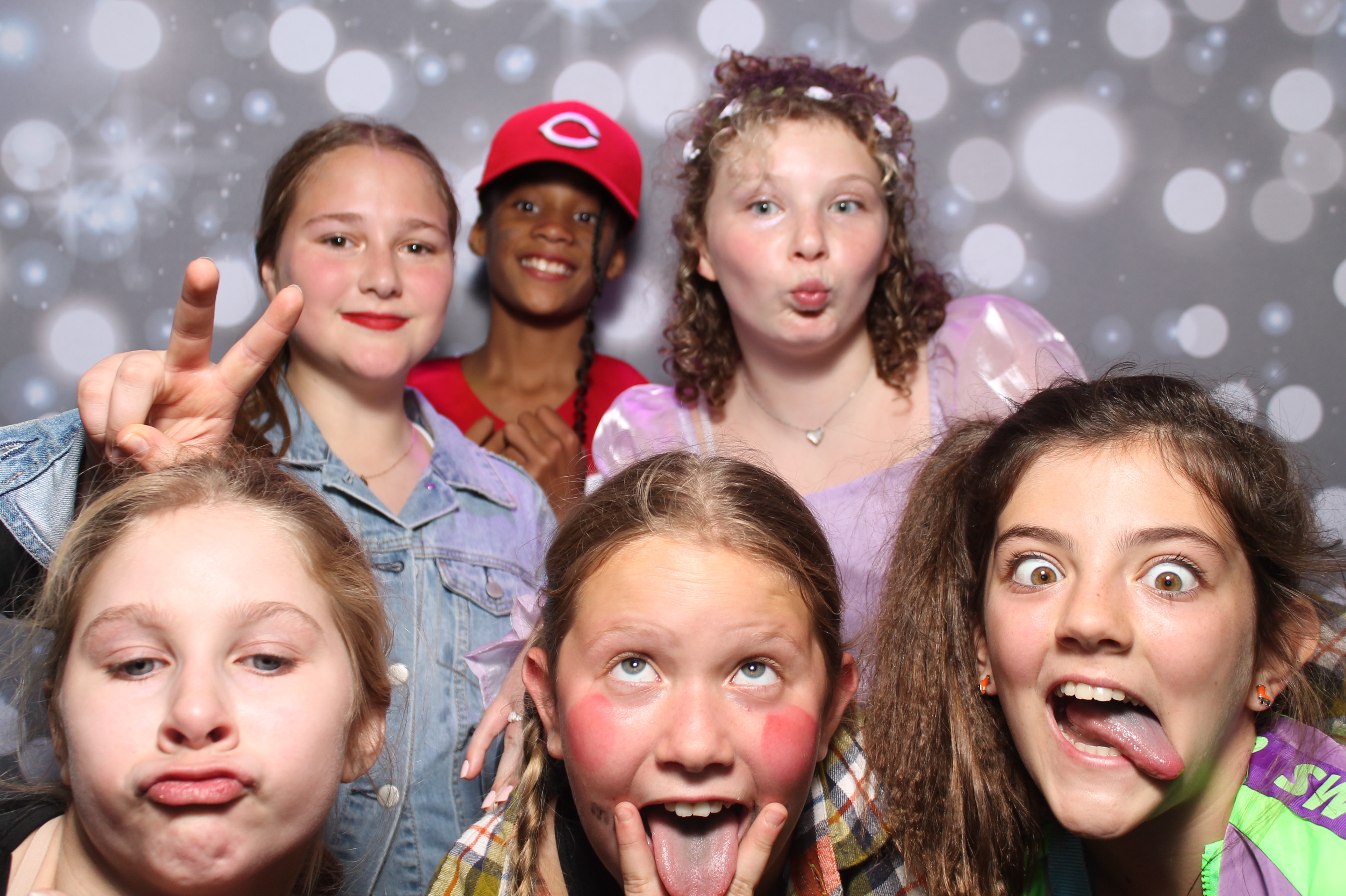 St. Susanna 8th Grade Halloween | View more photos from the event at gallery.photoboothcincy.com/u/PhotoBoothCincy/St-Susanna-8th-Grade-Halloween
