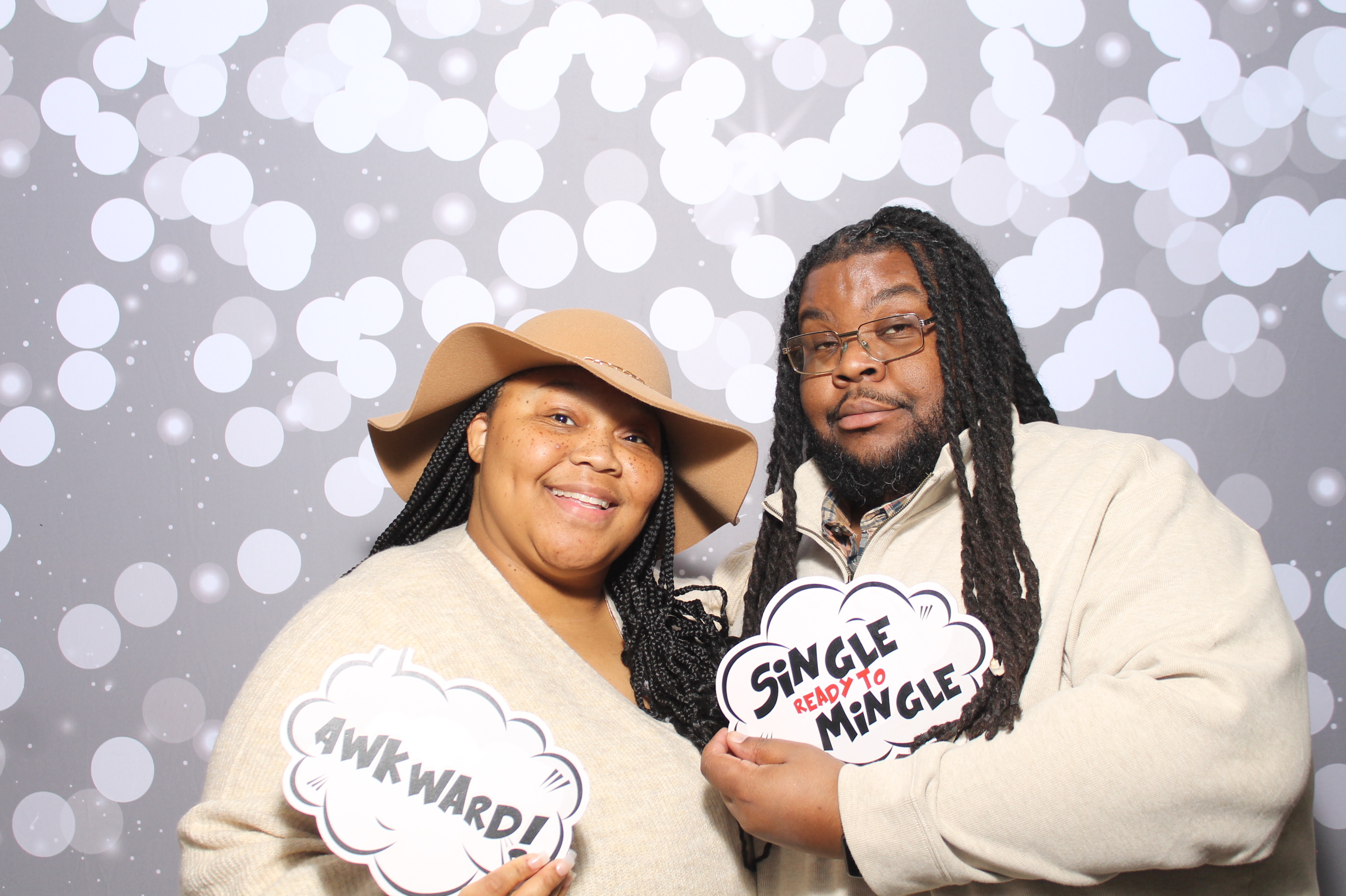 Taija & Dashaun | View more photos from the event at gallery.photoboothcincy.com/u/PhotoBoothCincy/Taija-Dashaun