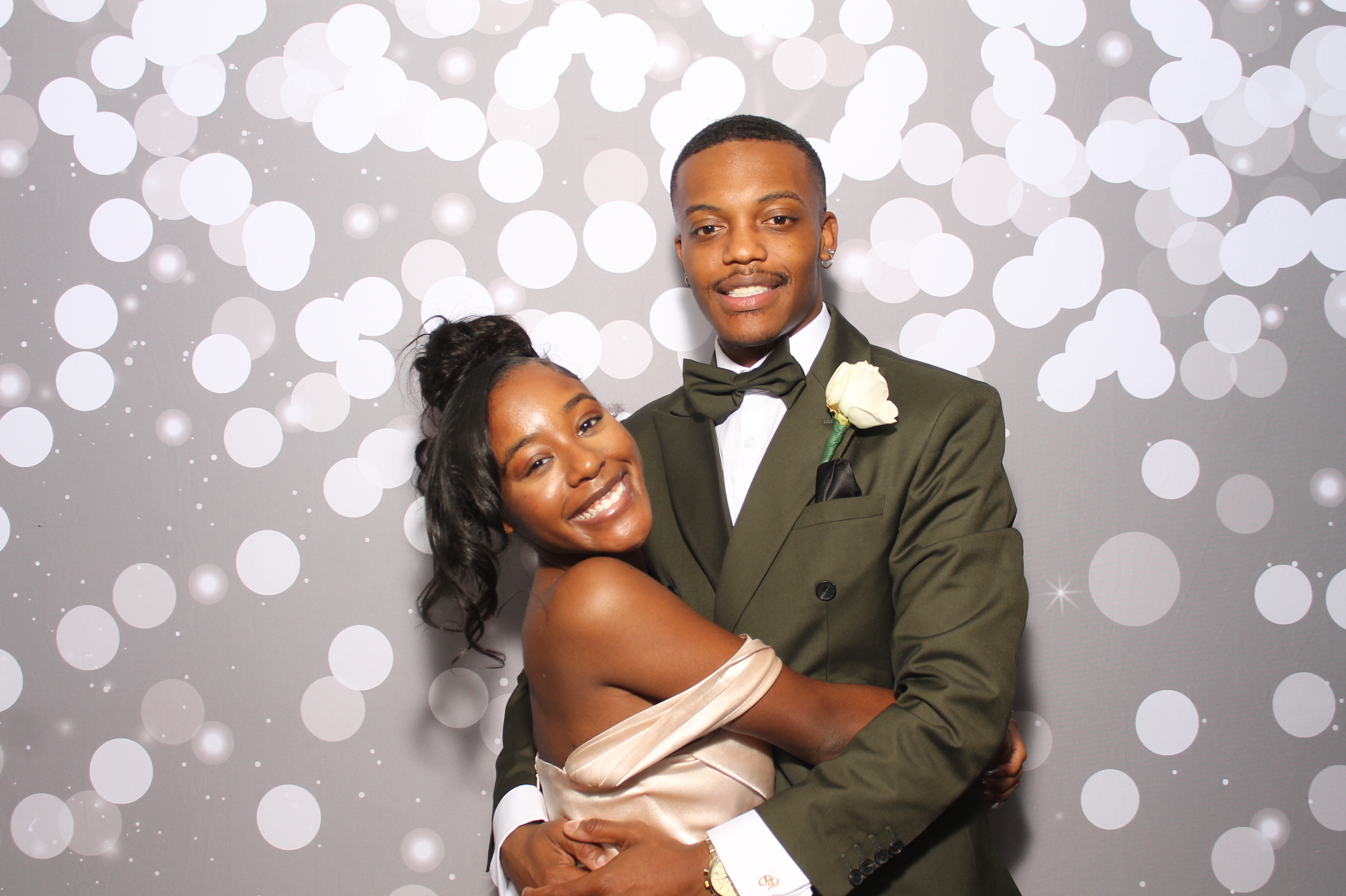 Taija & Dashaun | View more photos from the event at gallery.photoboothcincy.com/u/PhotoBoothCincy/Taija-Dashaun