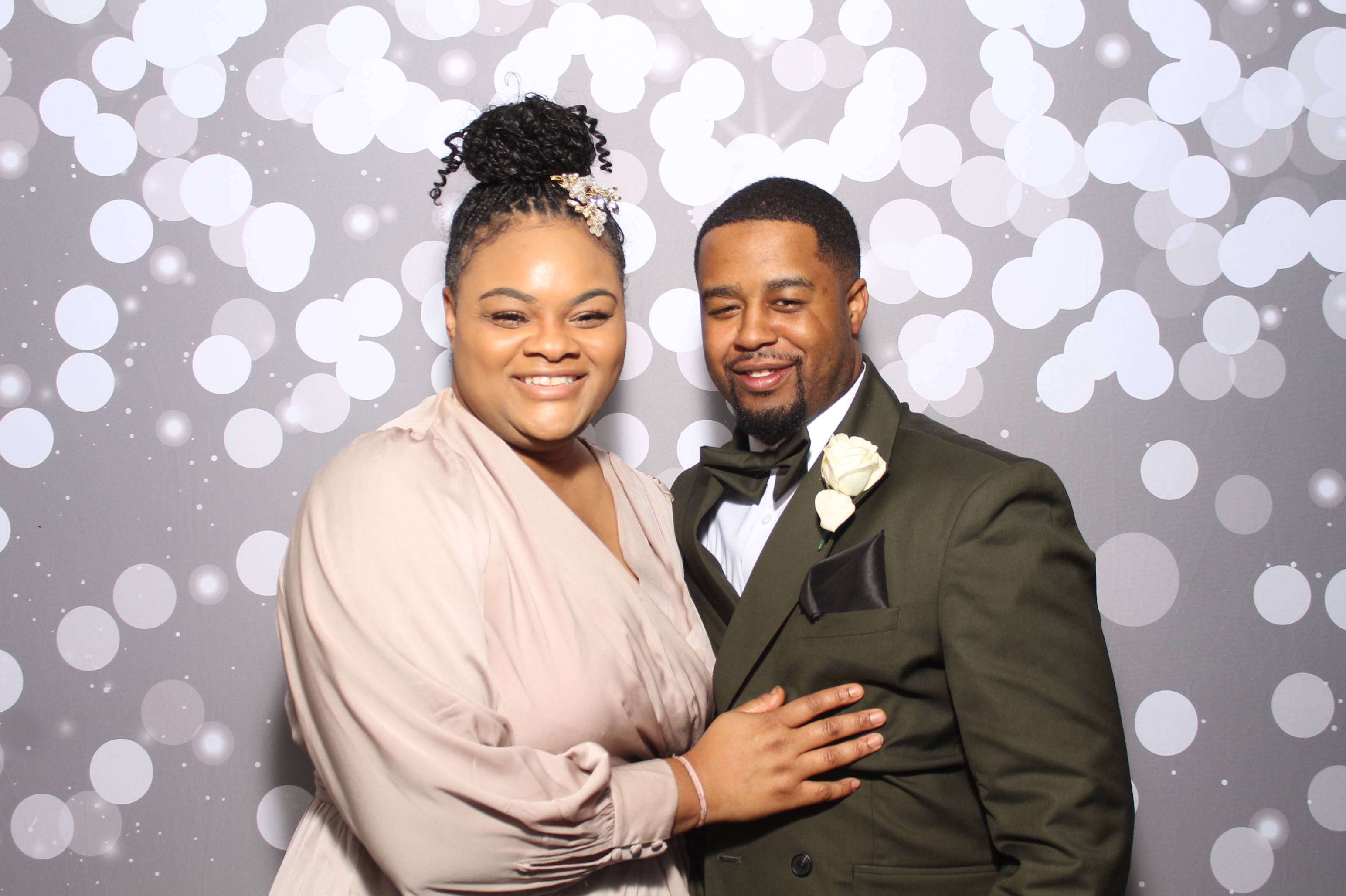 Taija & Dashaun | View more photos from the event at gallery.photoboothcincy.com/u/PhotoBoothCincy/Taija-Dashaun