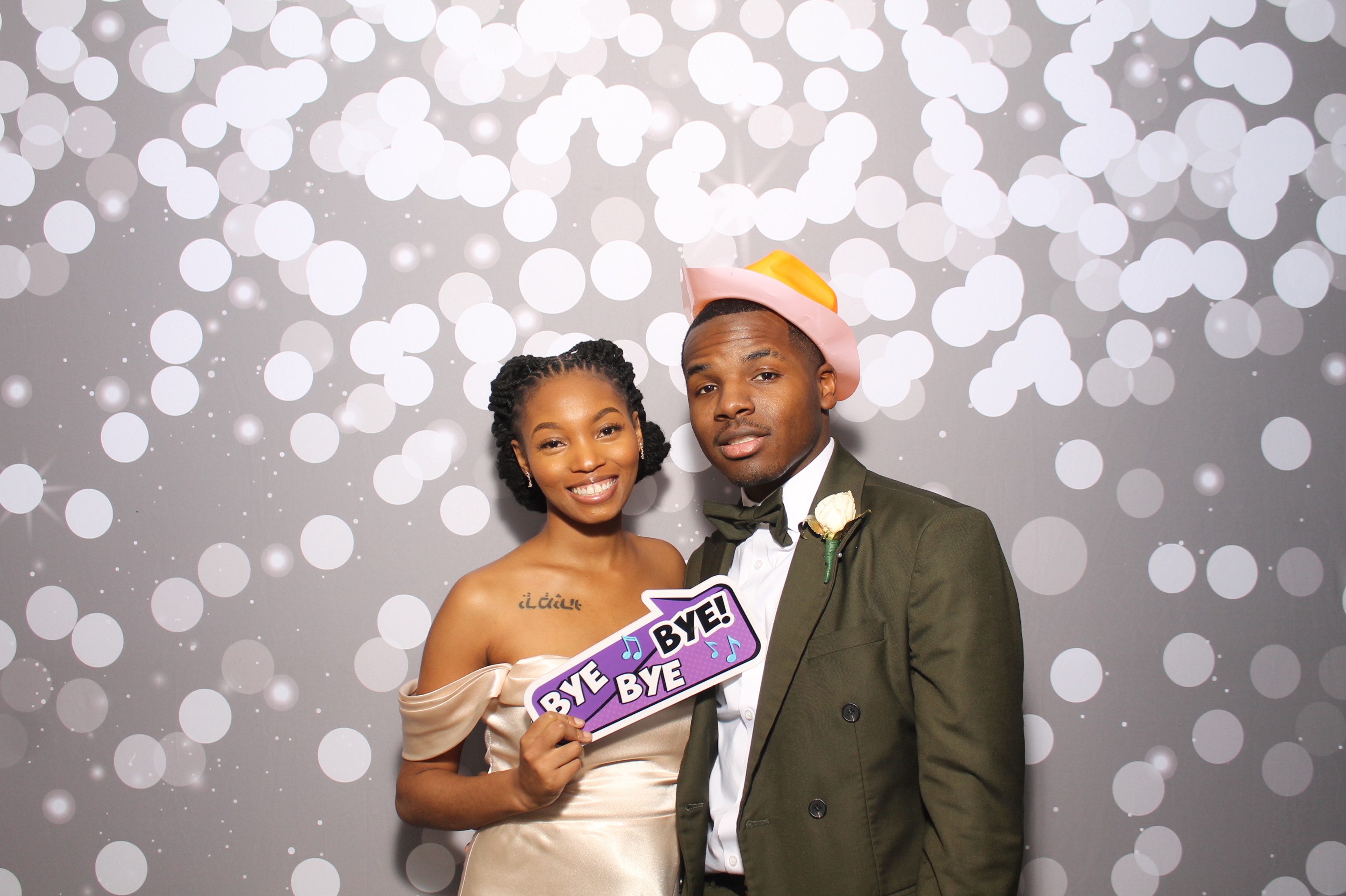 Taija & Dashaun | View more photos from the event at gallery.photoboothcincy.com/u/PhotoBoothCincy/Taija-Dashaun