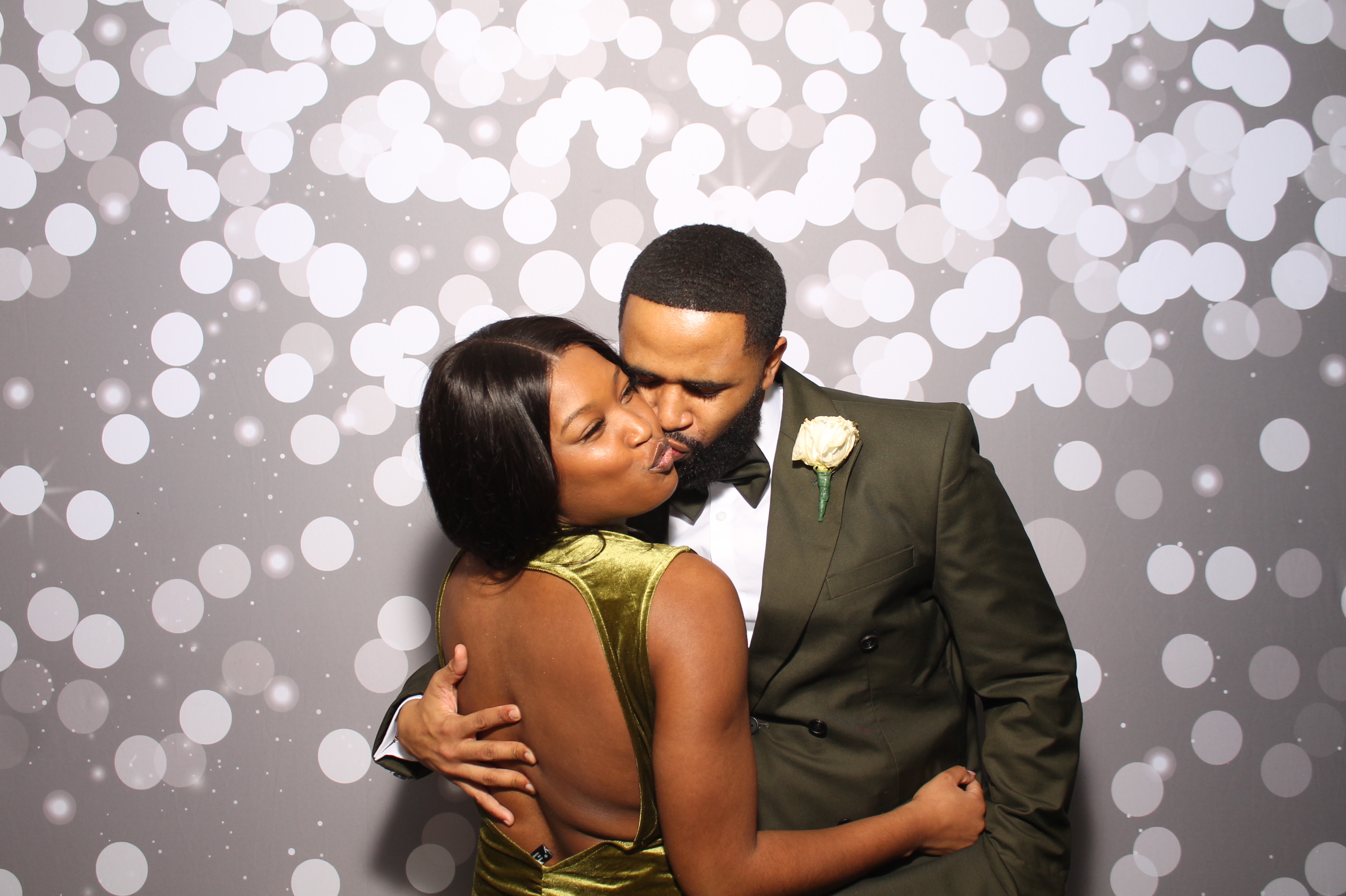 Taija & Dashaun | View more photos from the event at gallery.photoboothcincy.com/u/PhotoBoothCincy/Taija-Dashaun