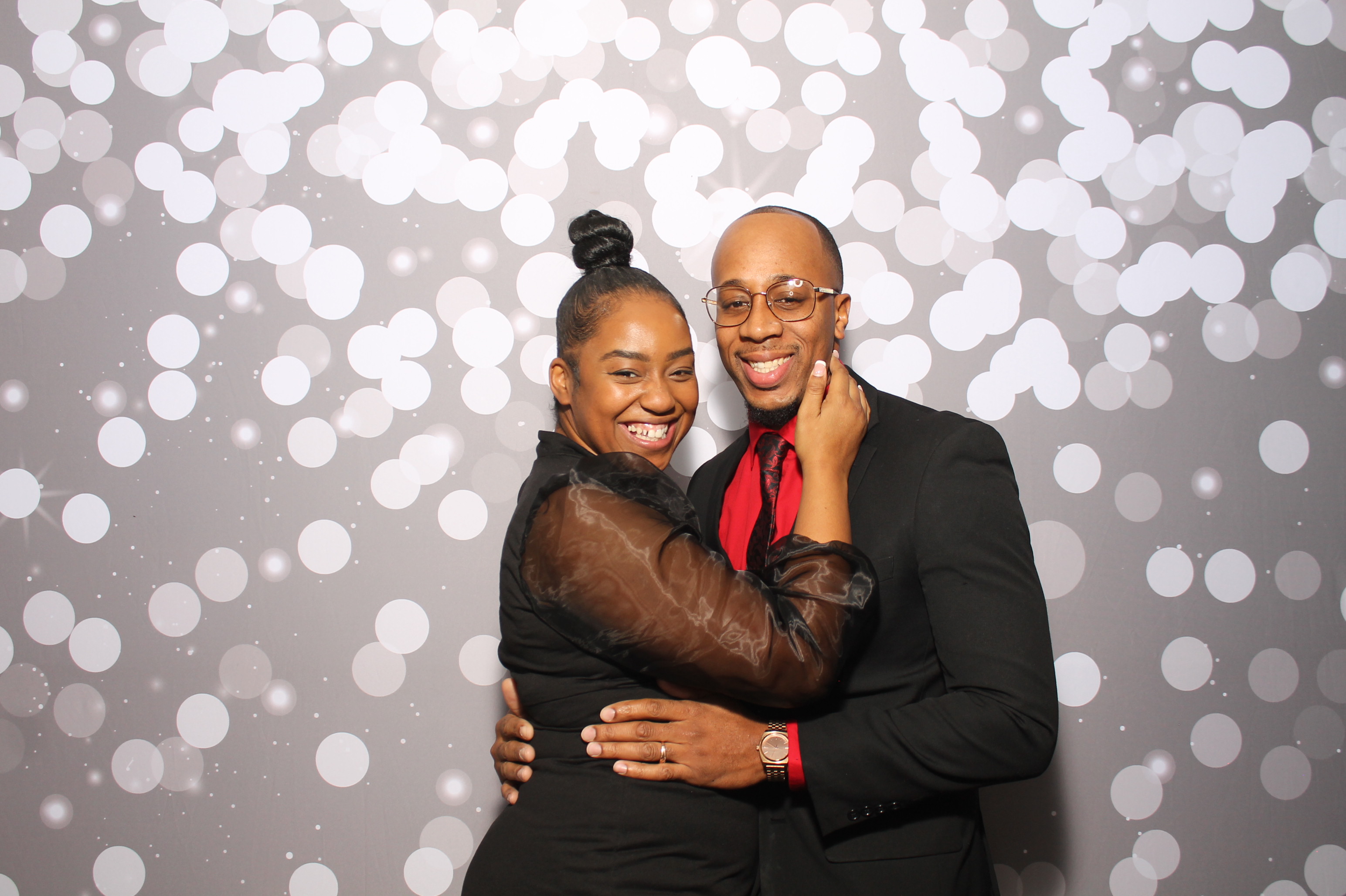 Taija & Dashaun | View more photos from the event at gallery.photoboothcincy.com/u/PhotoBoothCincy/Taija-Dashaun