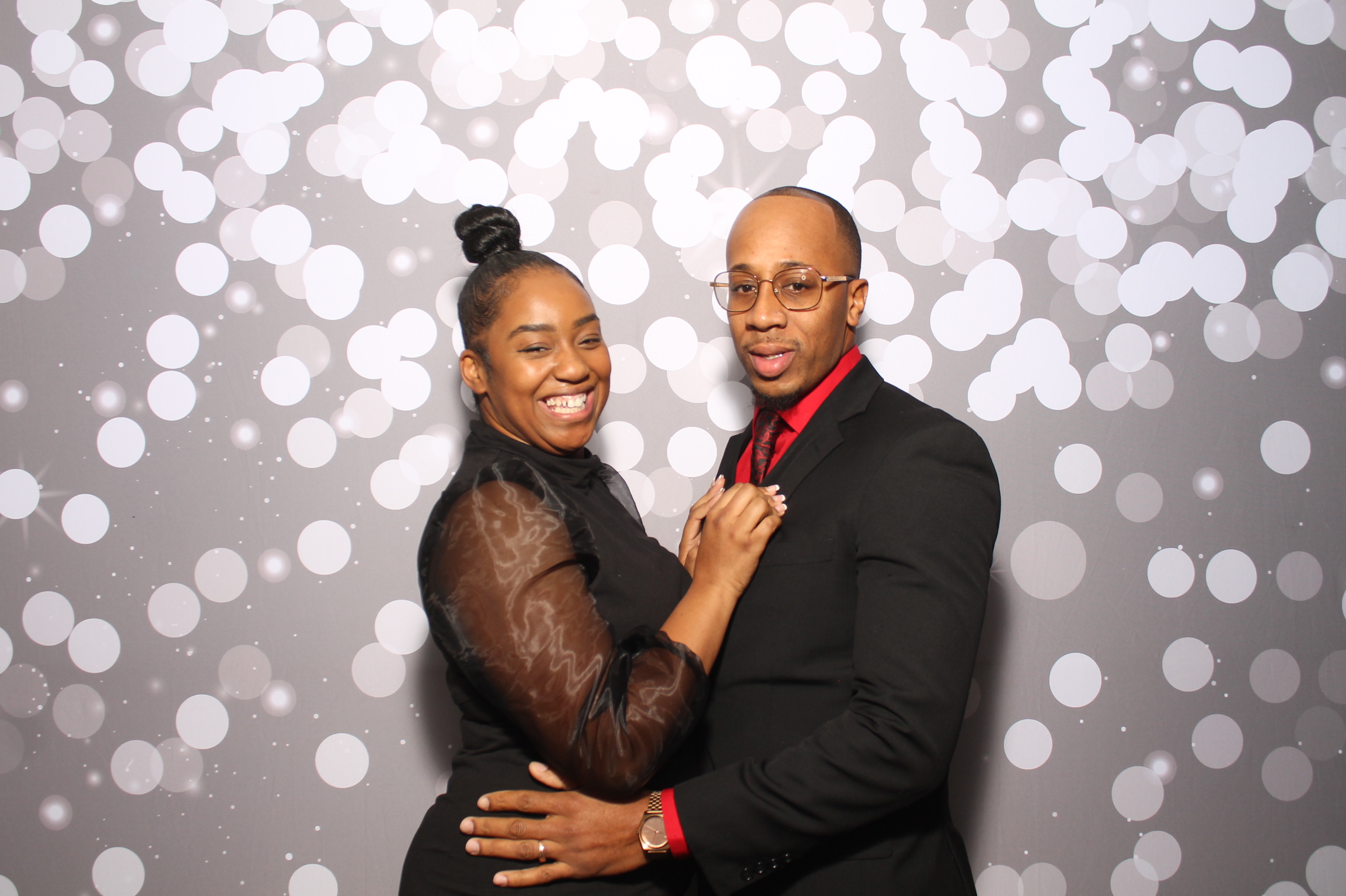 Taija & Dashaun | View more photos from the event at gallery.photoboothcincy.com/u/PhotoBoothCincy/Taija-Dashaun