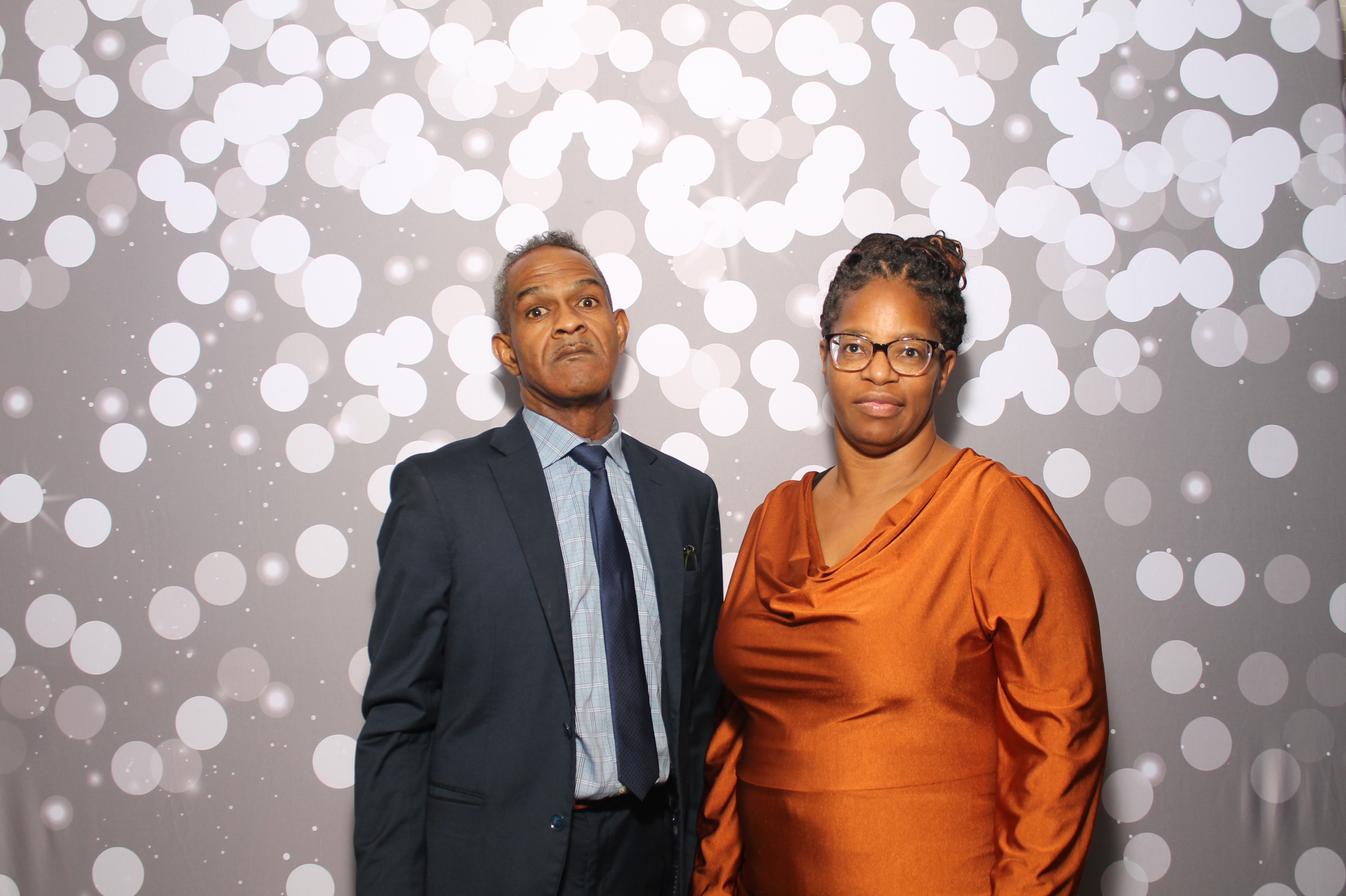 Taija & Dashaun | View more photos from the event at gallery.photoboothcincy.com/u/PhotoBoothCincy/Taija-Dashaun