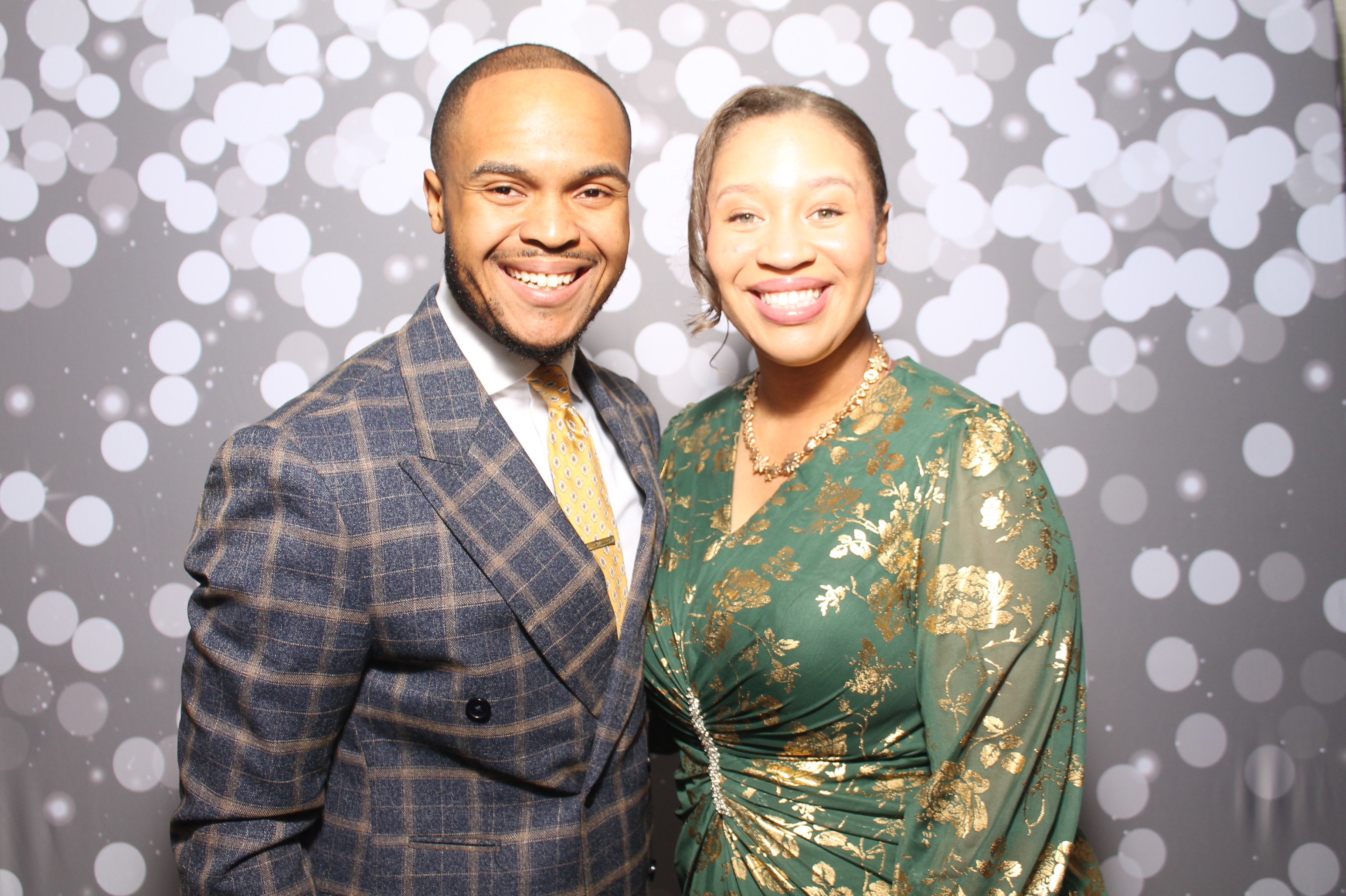 Taija & Dashaun | View more photos from the event at gallery.photoboothcincy.com/u/PhotoBoothCincy/Taija-Dashaun