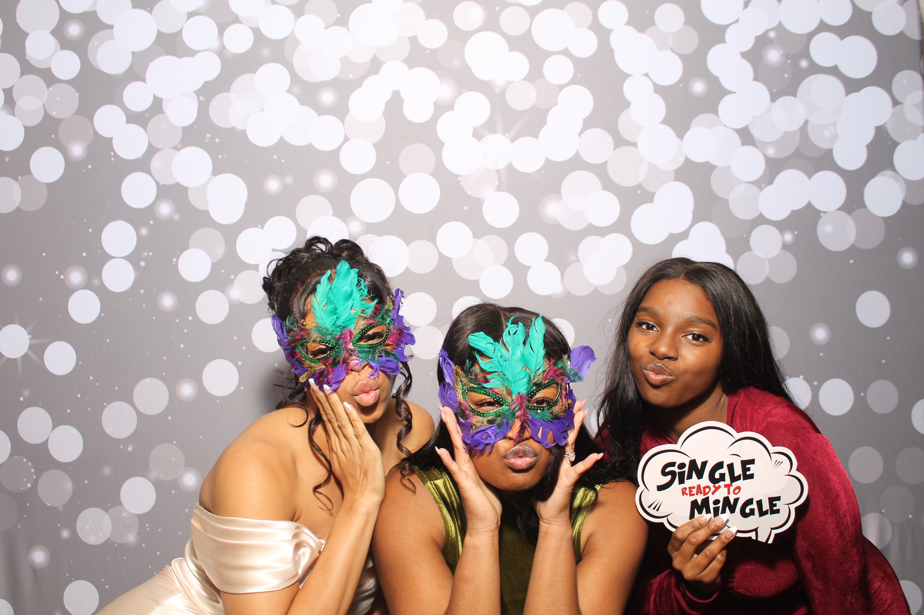 Taija & Dashaun | View more photos from the event at gallery.photoboothcincy.com/u/PhotoBoothCincy/Taija-Dashaun