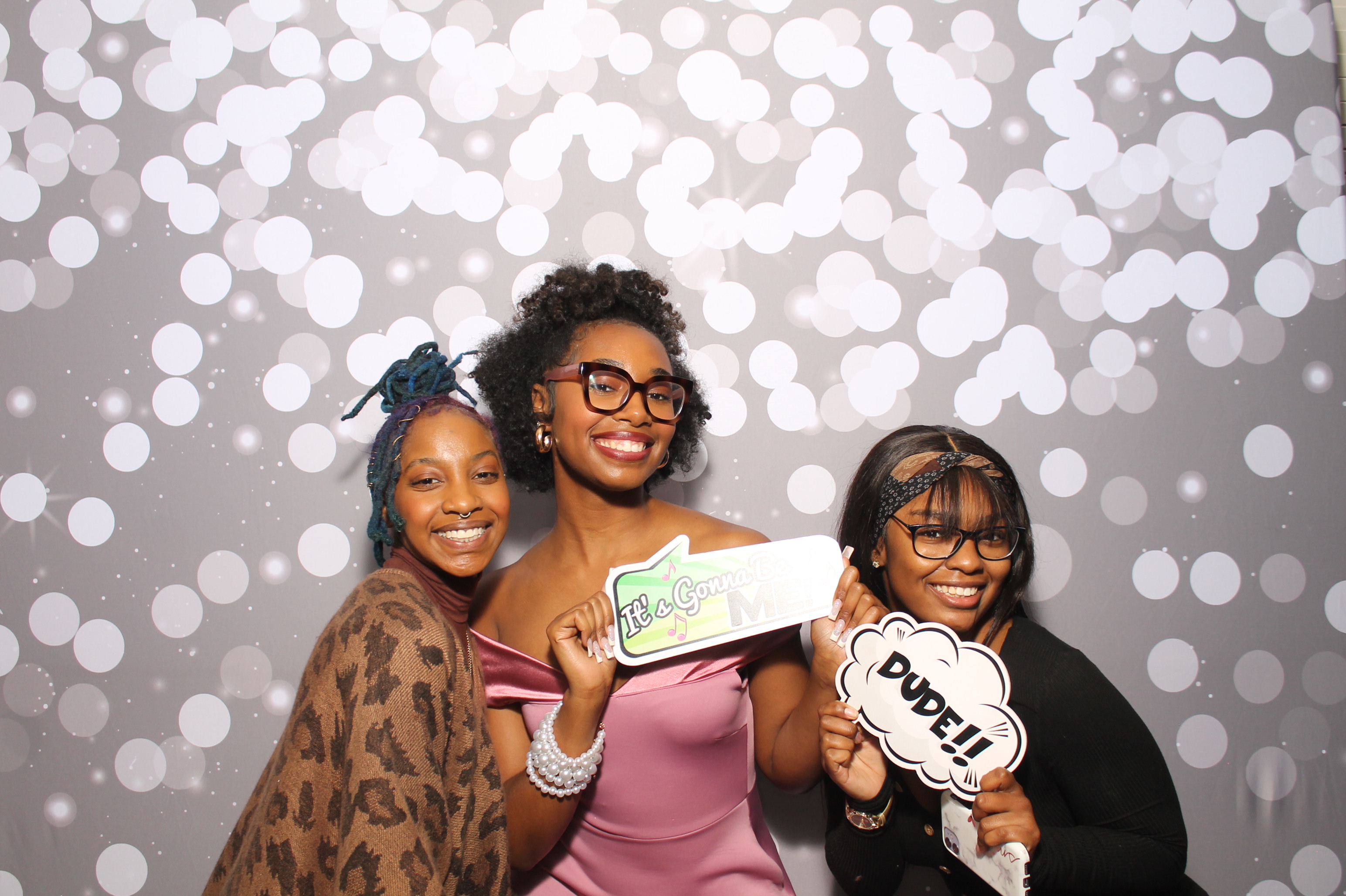 Taija & Dashaun | View more photos from the event at gallery.photoboothcincy.com/u/PhotoBoothCincy/Taija-Dashaun