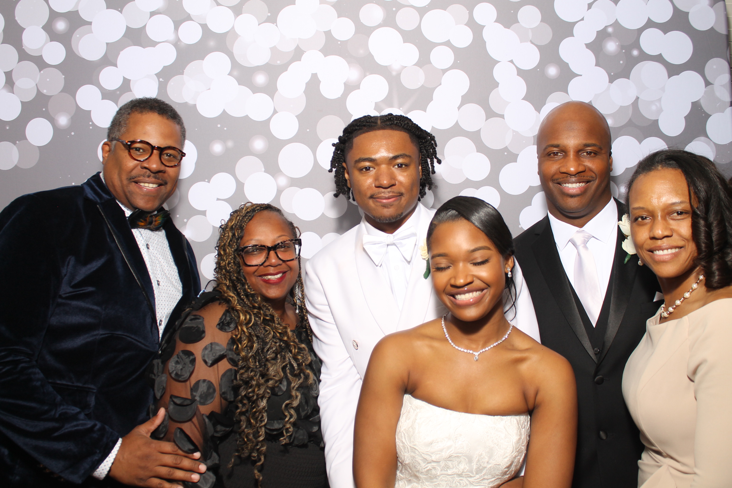 Taija & Dashaun | View more photos from the event at gallery.photoboothcincy.com/u/PhotoBoothCincy/Taija-Dashaun
