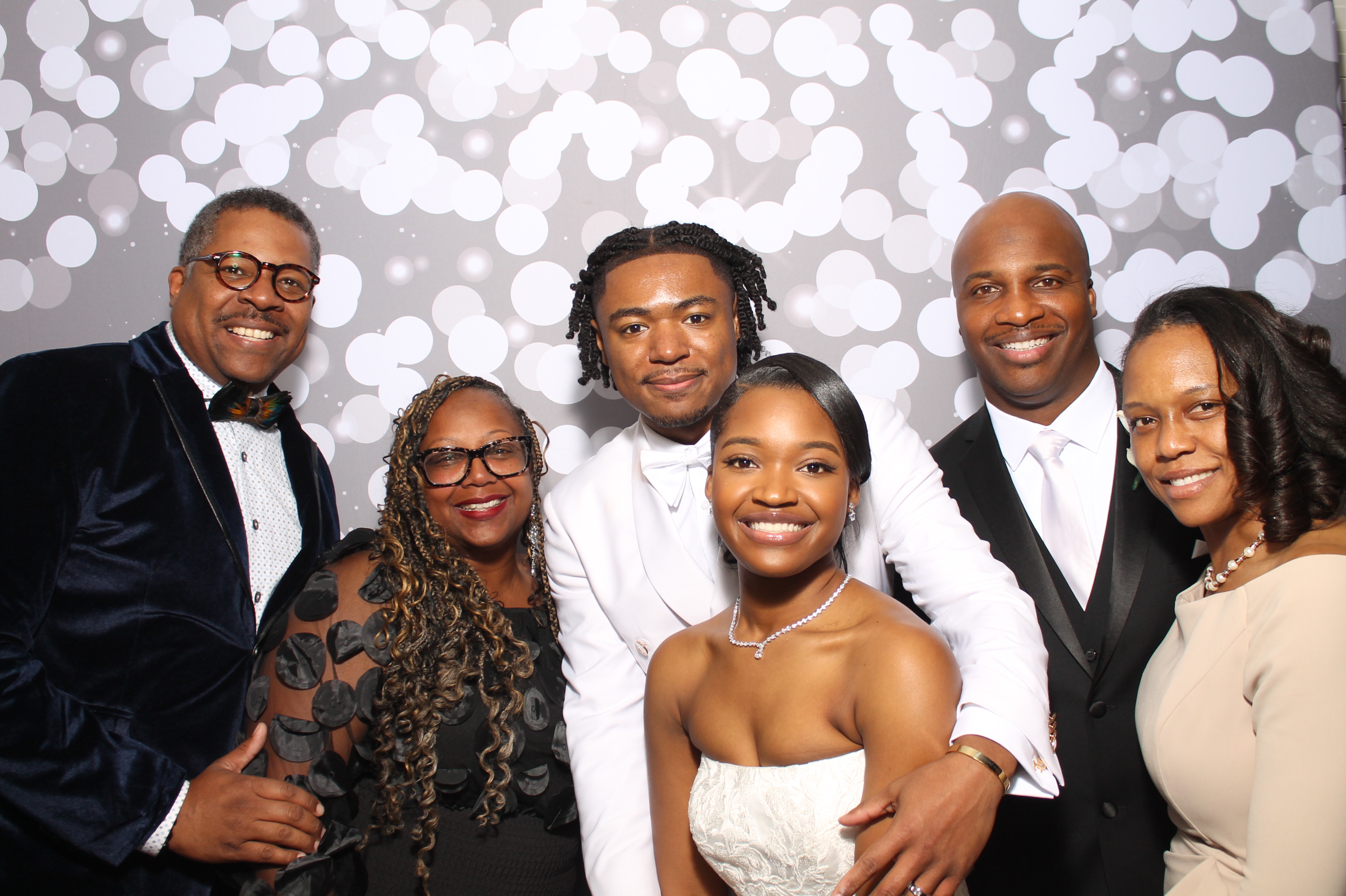 Taija & Dashaun | View more photos from the event at gallery.photoboothcincy.com/u/PhotoBoothCincy/Taija-Dashaun