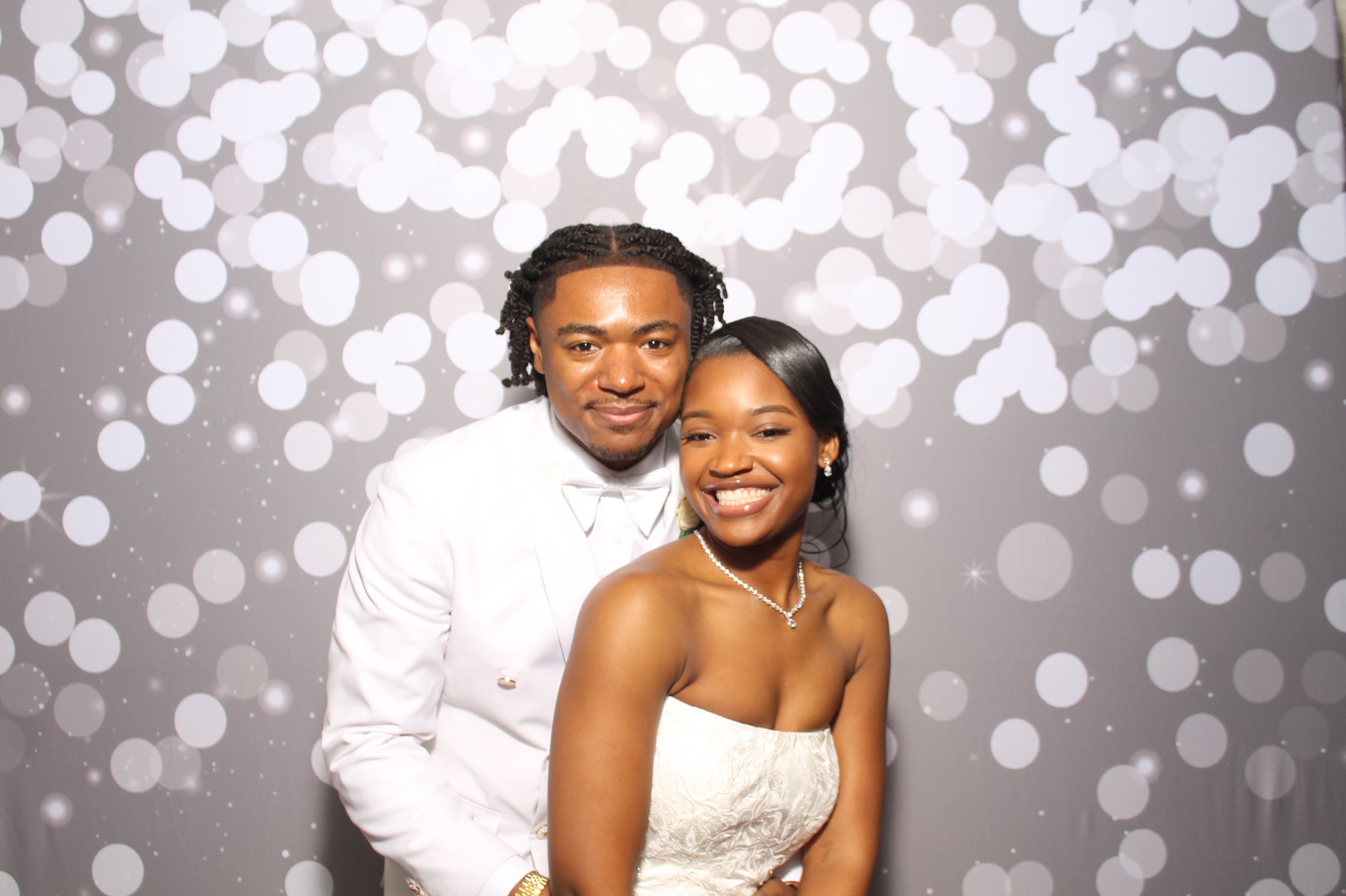 Taija & Dashaun | View more photos from the event at gallery.photoboothcincy.com/u/PhotoBoothCincy/Taija-Dashaun