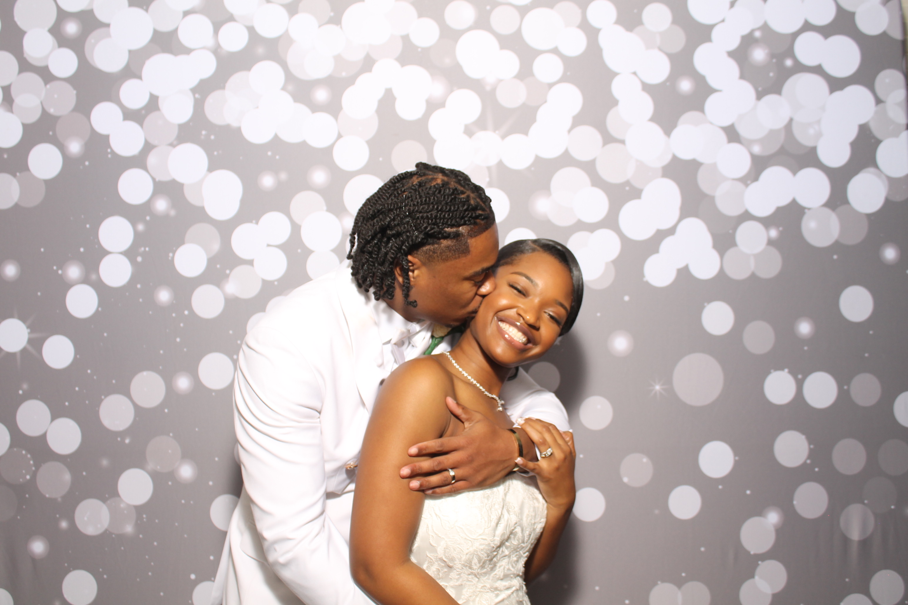 Taija & Dashaun | View more photos from the event at gallery.photoboothcincy.com/u/PhotoBoothCincy/Taija-Dashaun