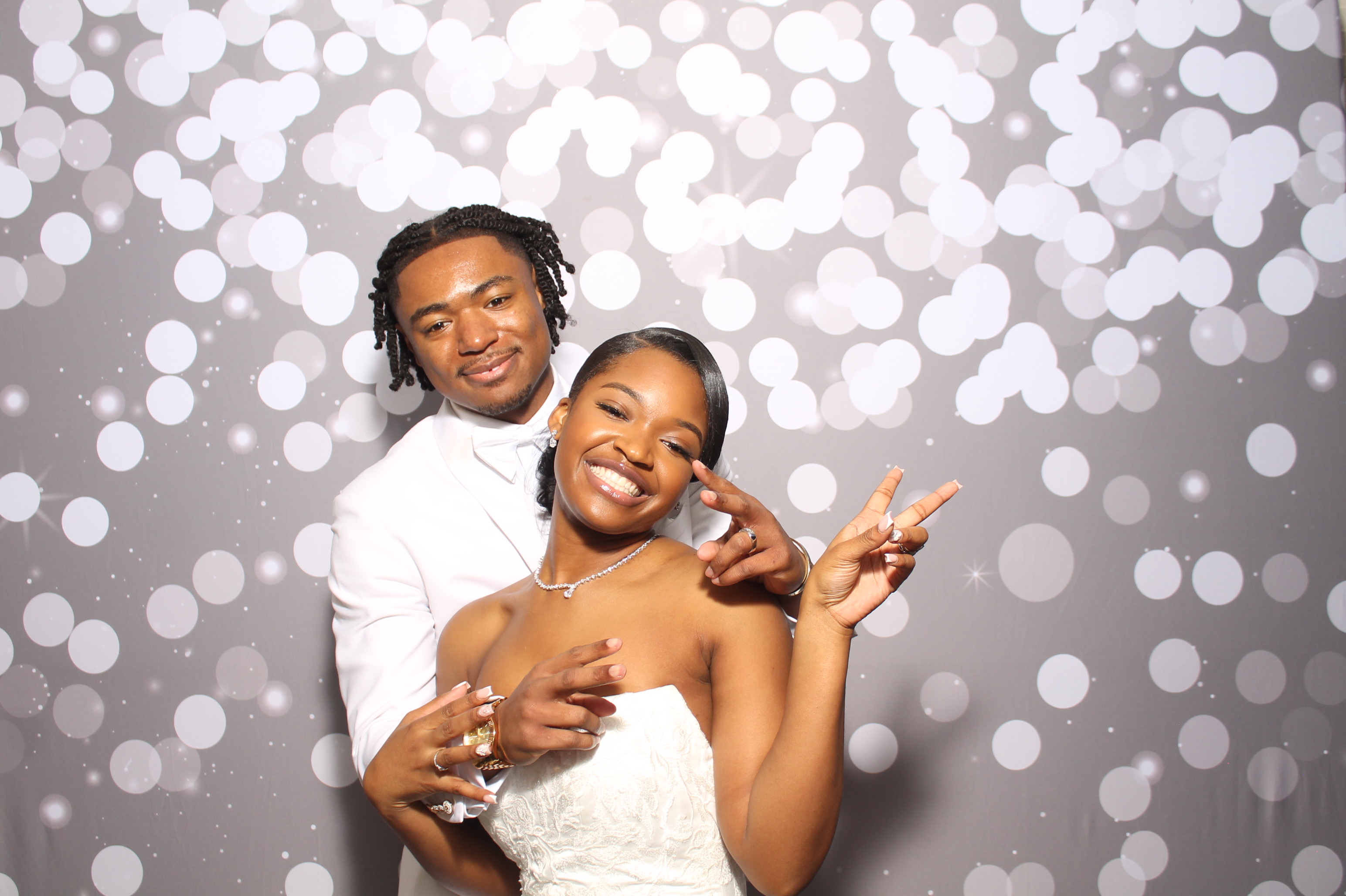 Taija & Dashaun | View more photos from the event at gallery.photoboothcincy.com/u/PhotoBoothCincy/Taija-Dashaun