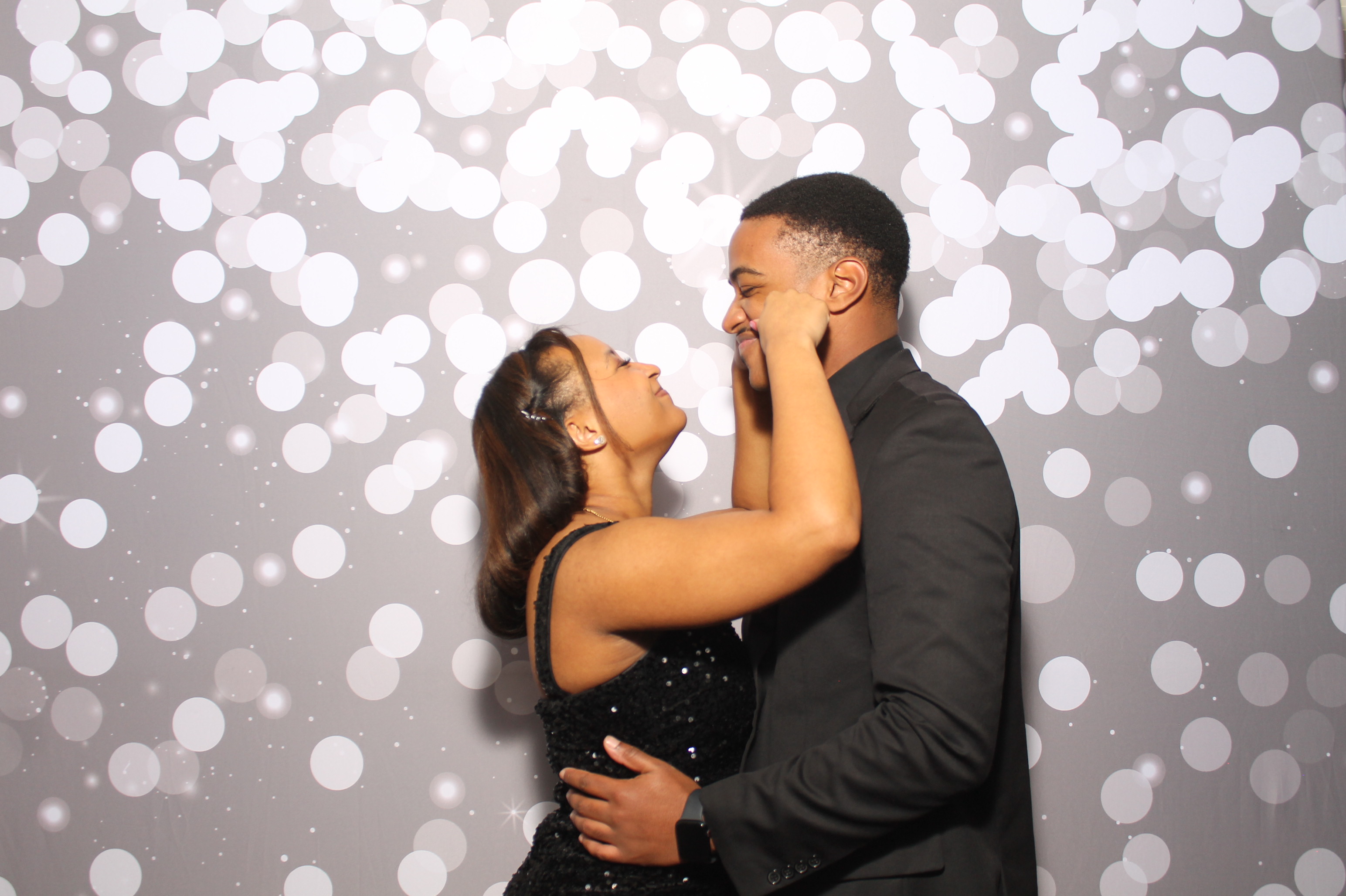 Taija & Dashaun | View more photos from the event at gallery.photoboothcincy.com/u/PhotoBoothCincy/Taija-Dashaun