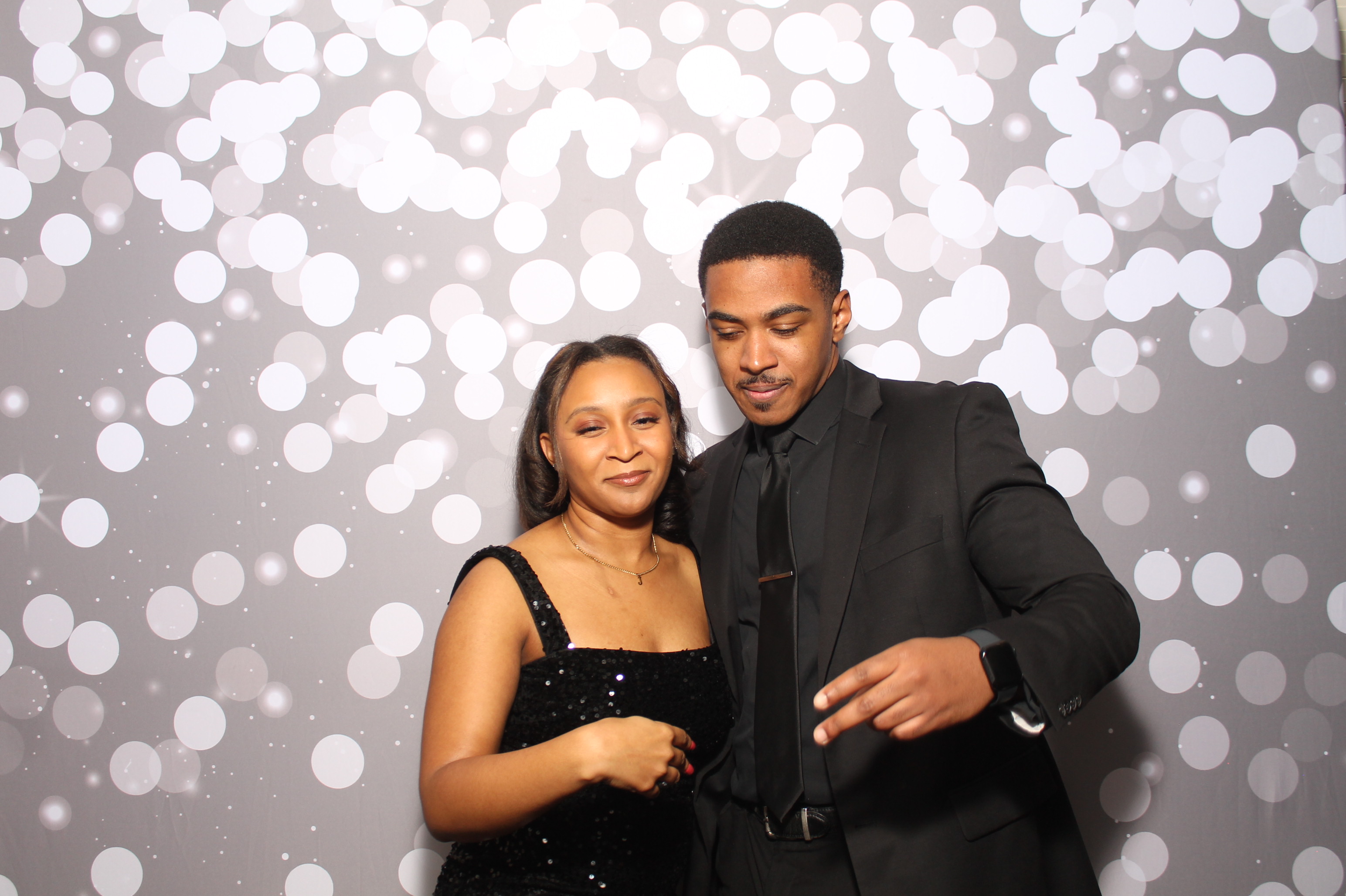 Taija & Dashaun | View more photos from the event at gallery.photoboothcincy.com/u/PhotoBoothCincy/Taija-Dashaun