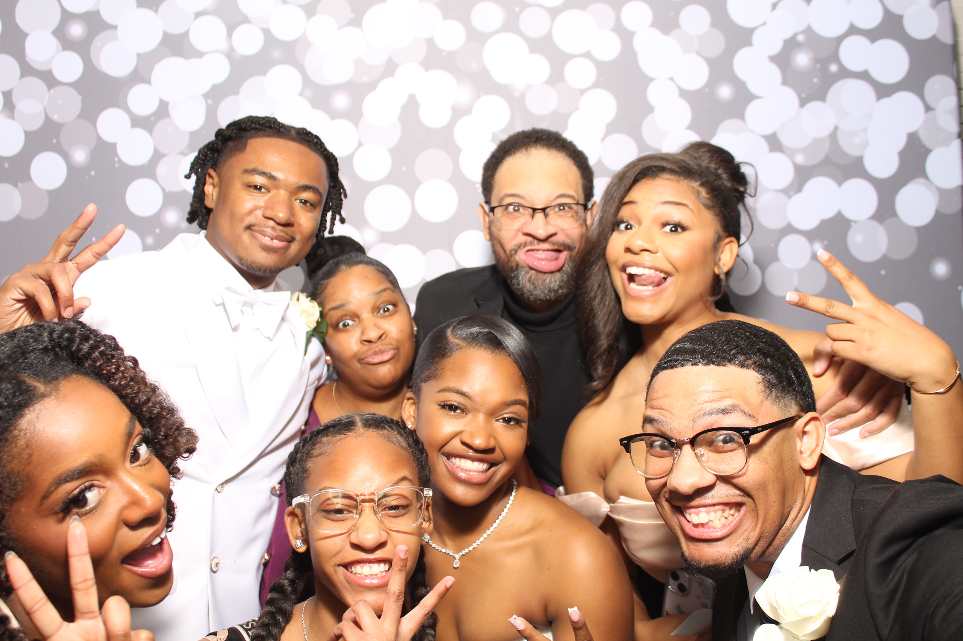 Taija & Dashaun | View more photos from the event at gallery.photoboothcincy.com/u/PhotoBoothCincy/Taija-Dashaun