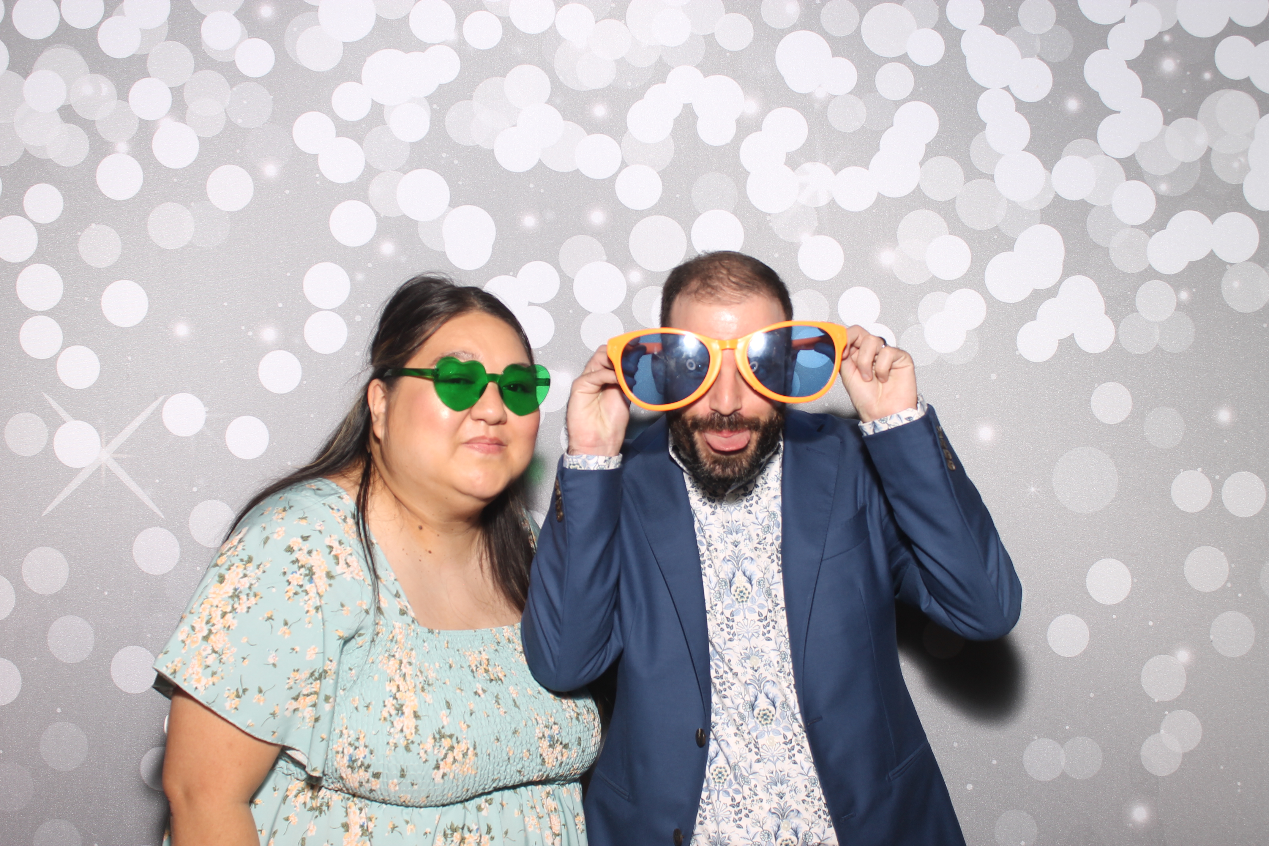 Tara & Sri  | View more photos from the event at gallery.photoboothcincy.com/u/PhotoBoothCincy/Tara-Sri