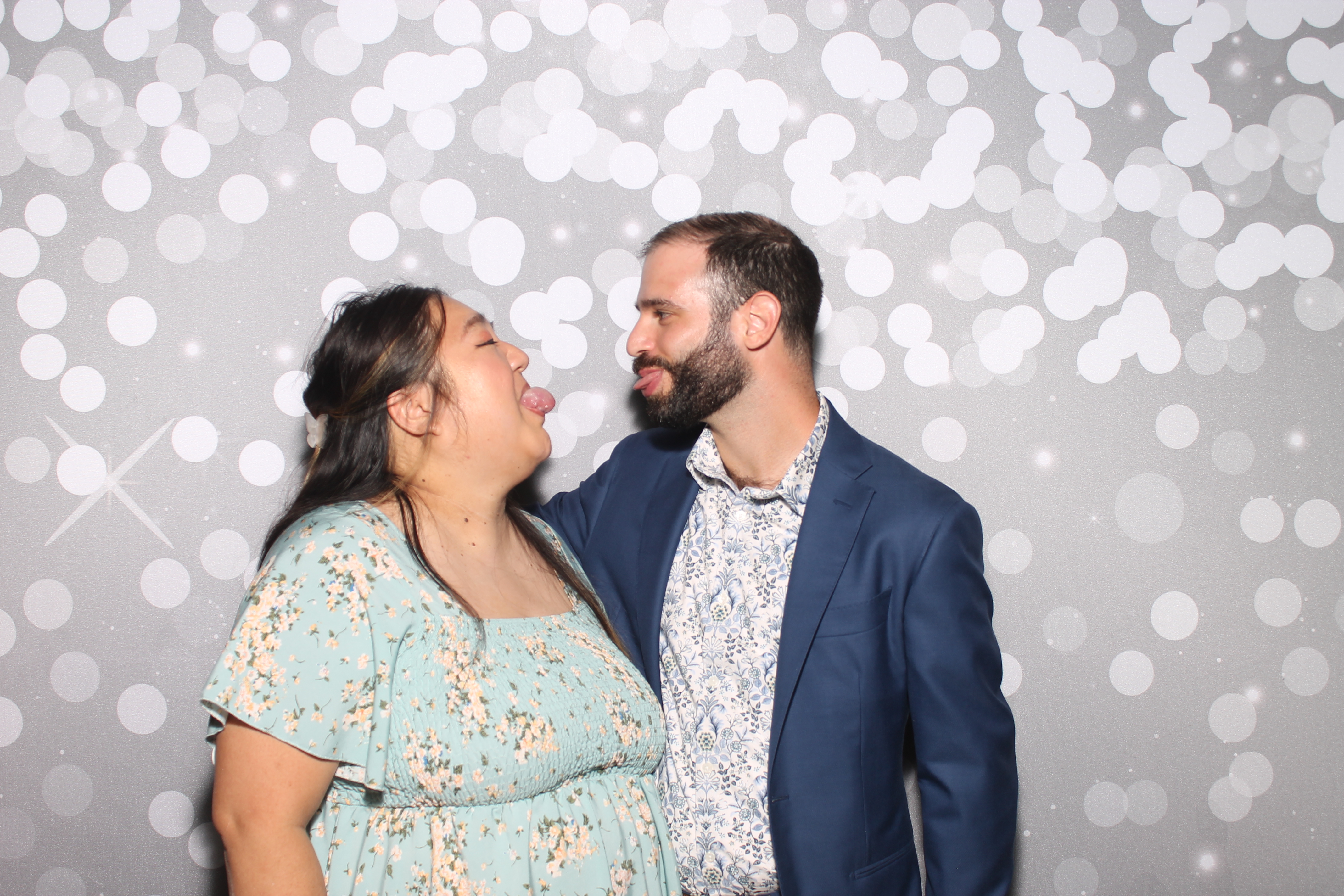 Tara & Sri  | View more photos from the event at gallery.photoboothcincy.com/u/PhotoBoothCincy/Tara-Sri