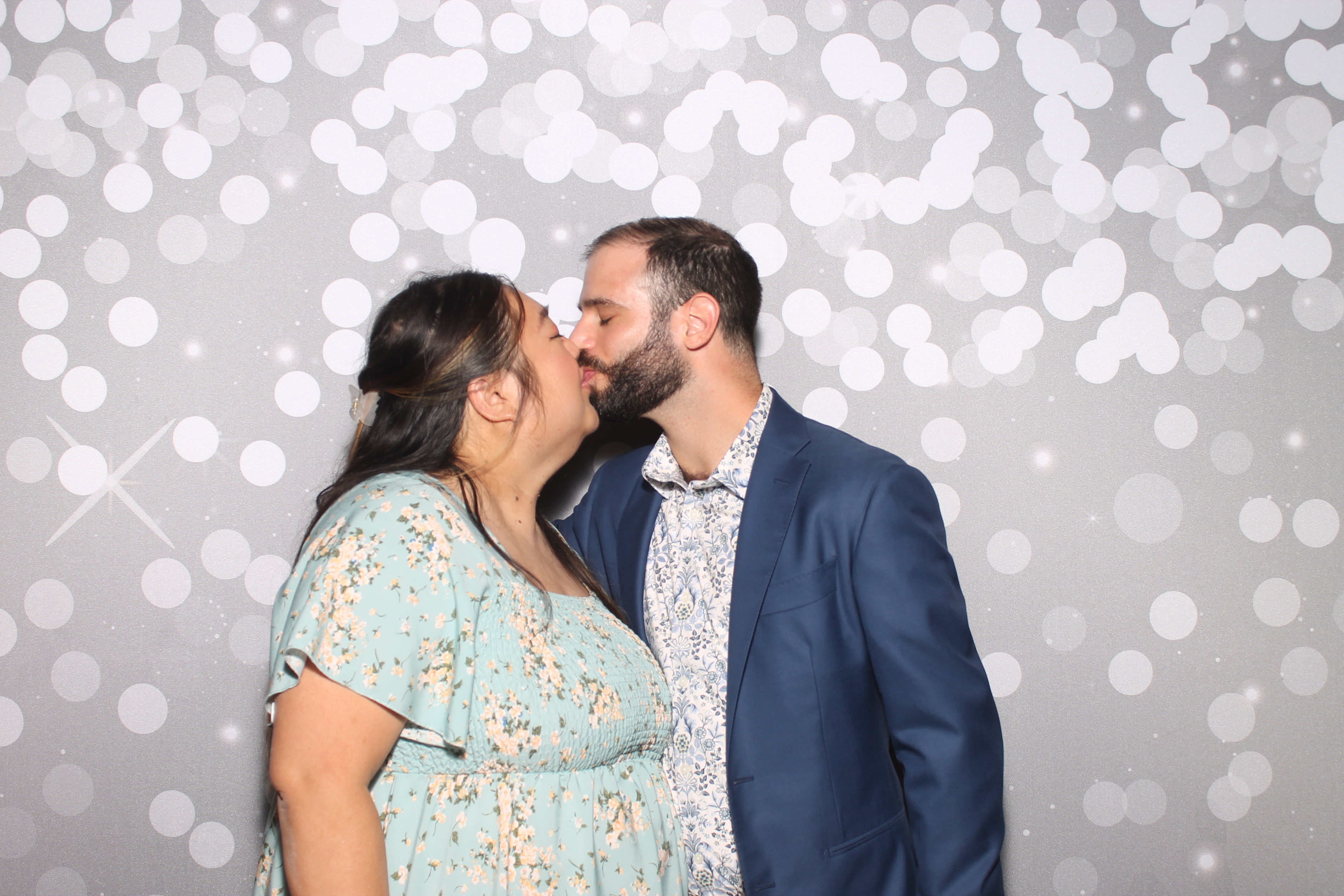 Tara & Sri  | View more photos from the event at gallery.photoboothcincy.com/u/PhotoBoothCincy/Tara-Sri