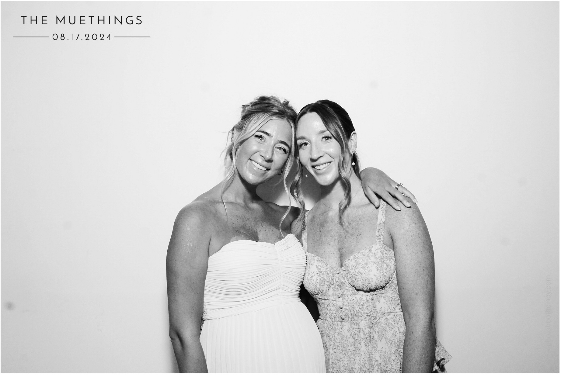 Telles Wedding | View more photos from the event at gallery.photoboothcincy.com/u/PhotoBoothCincy/Telles-Wedding
