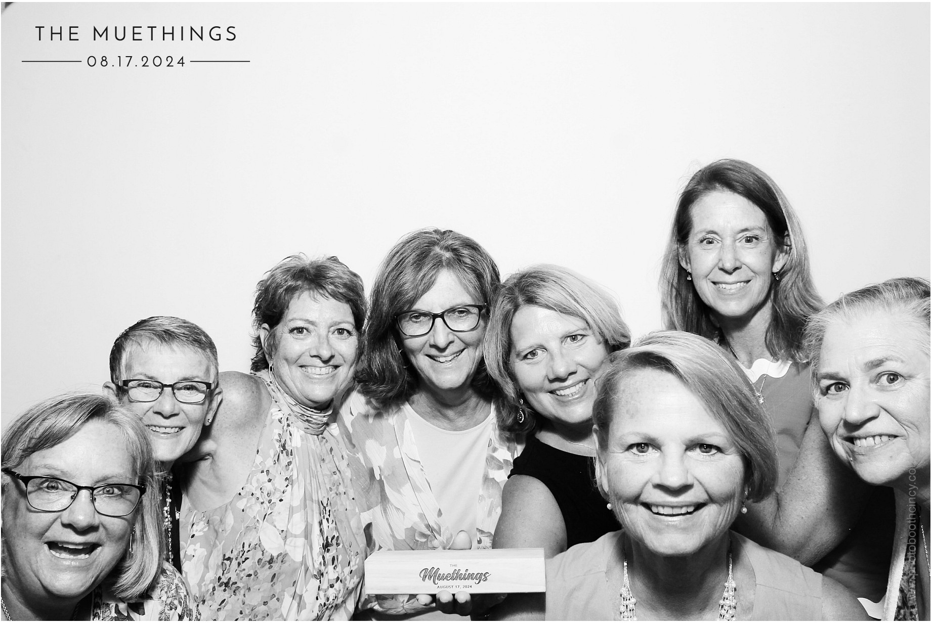 Telles Wedding | View more photos from the event at gallery.photoboothcincy.com/u/PhotoBoothCincy/Telles-Wedding