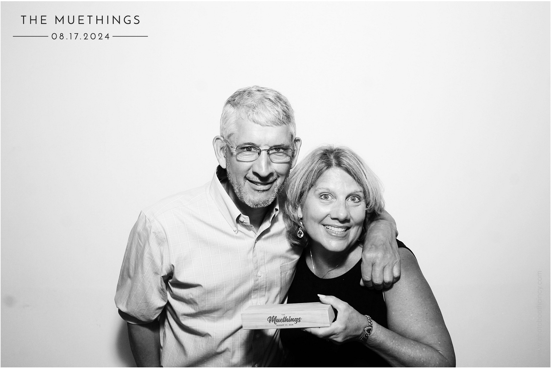 Telles Wedding | View more photos from the event at gallery.photoboothcincy.com/u/PhotoBoothCincy/Telles-Wedding
