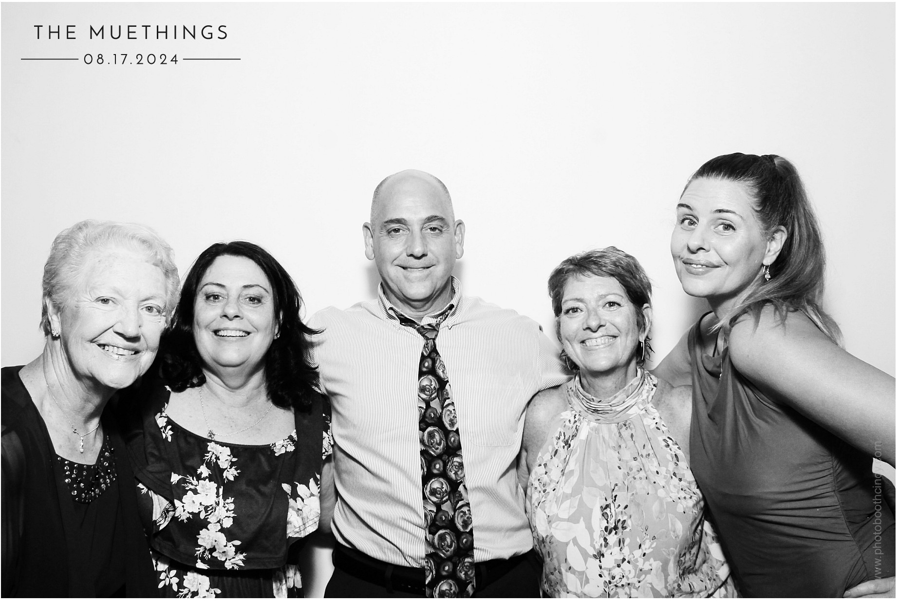 Telles Wedding | View more photos from the event at gallery.photoboothcincy.com/u/PhotoBoothCincy/Telles-Wedding