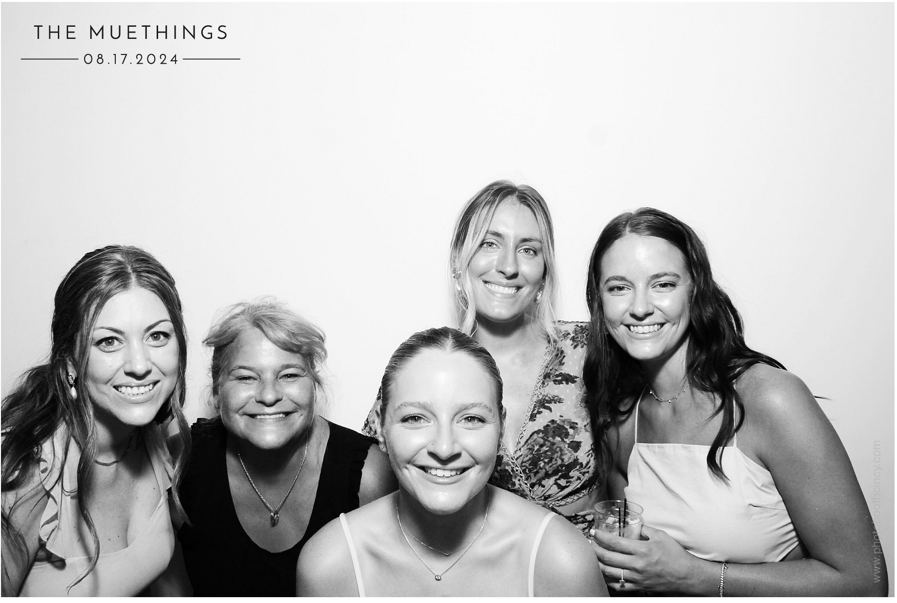 Telles Wedding | View more photos from the event at gallery.photoboothcincy.com/u/PhotoBoothCincy/Telles-Wedding