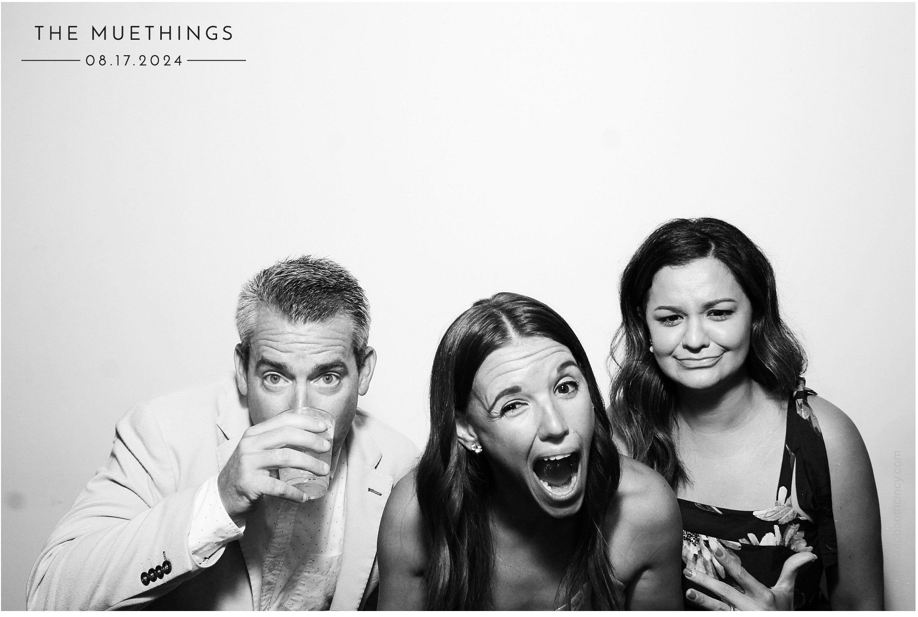 Telles Wedding | View more photos from the event at gallery.photoboothcincy.com/u/PhotoBoothCincy/Telles-Wedding