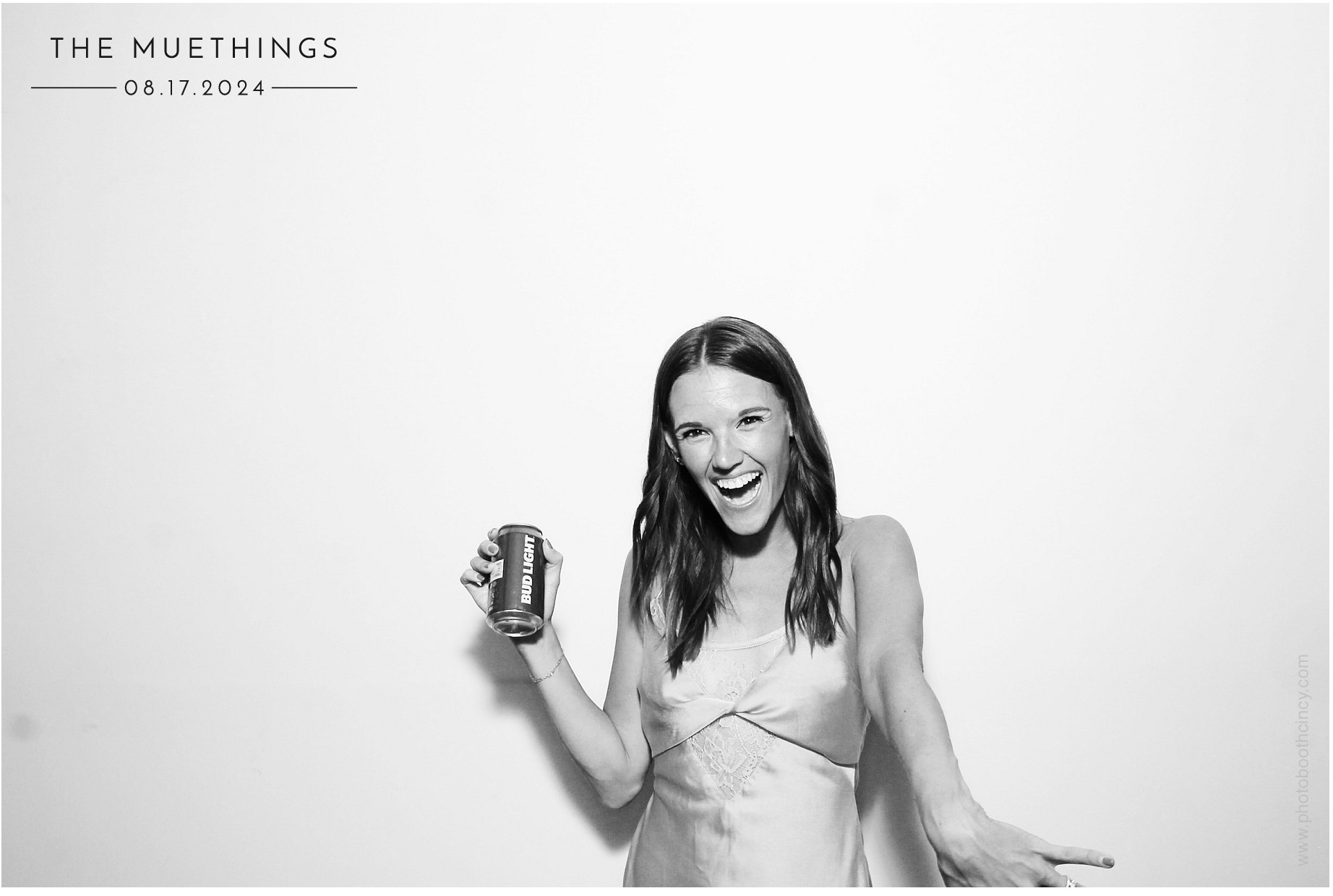 Telles Wedding | View more photos from the event at gallery.photoboothcincy.com/u/PhotoBoothCincy/Telles-Wedding