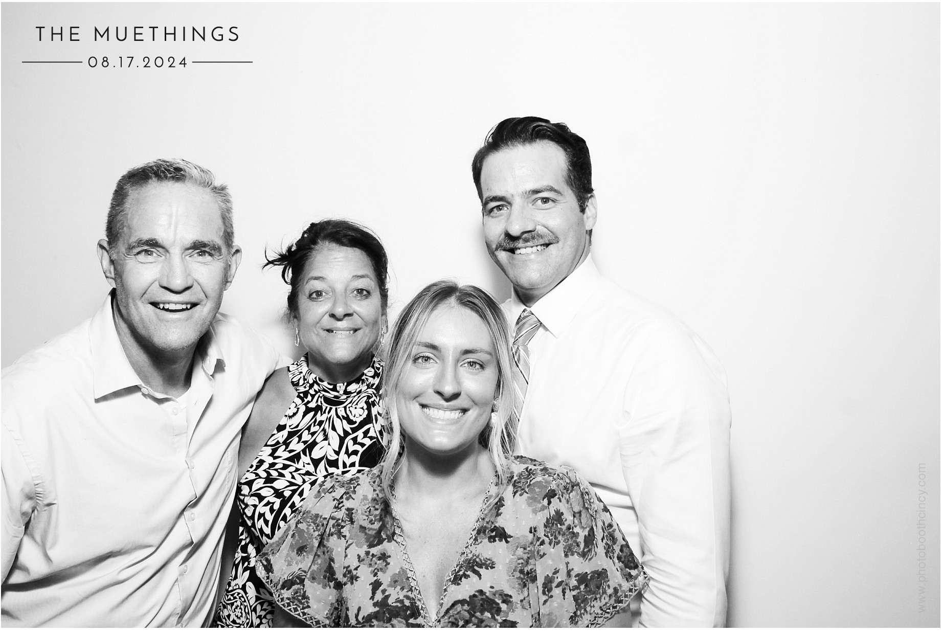 Telles Wedding | View more photos from the event at gallery.photoboothcincy.com/u/PhotoBoothCincy/Telles-Wedding