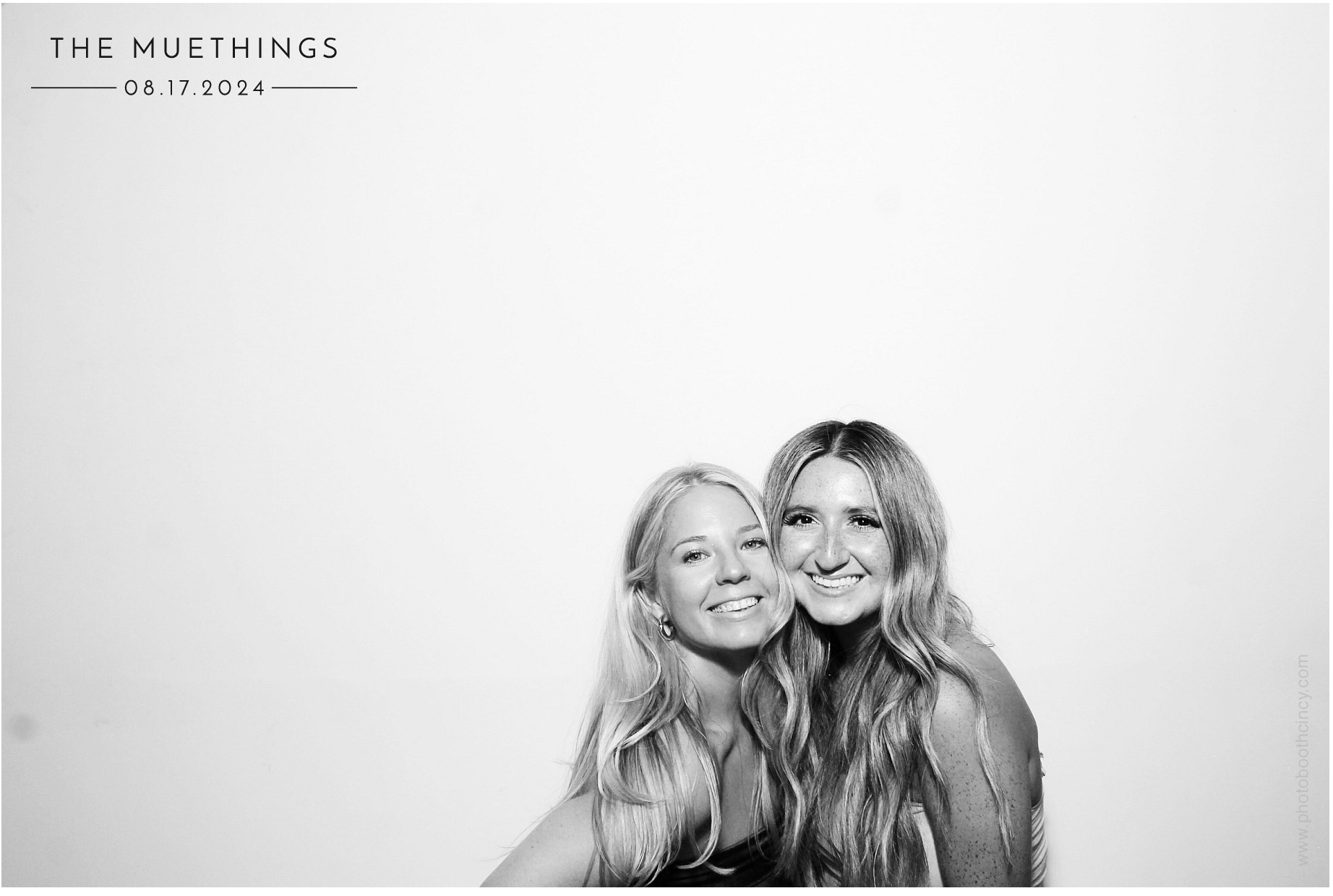 Telles Wedding | View more photos from the event at gallery.photoboothcincy.com/u/PhotoBoothCincy/Telles-Wedding