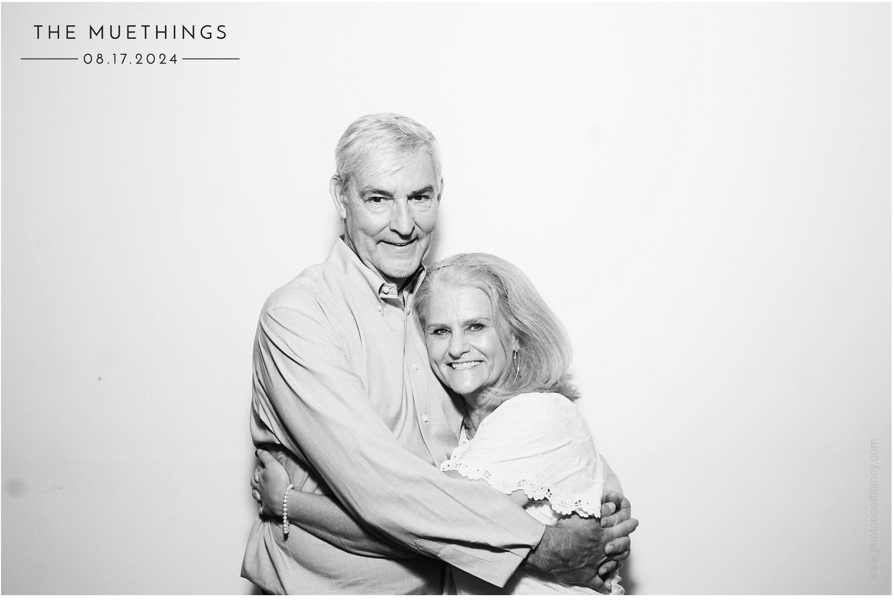 Telles Wedding | View more photos from the event at gallery.photoboothcincy.com/u/PhotoBoothCincy/Telles-Wedding