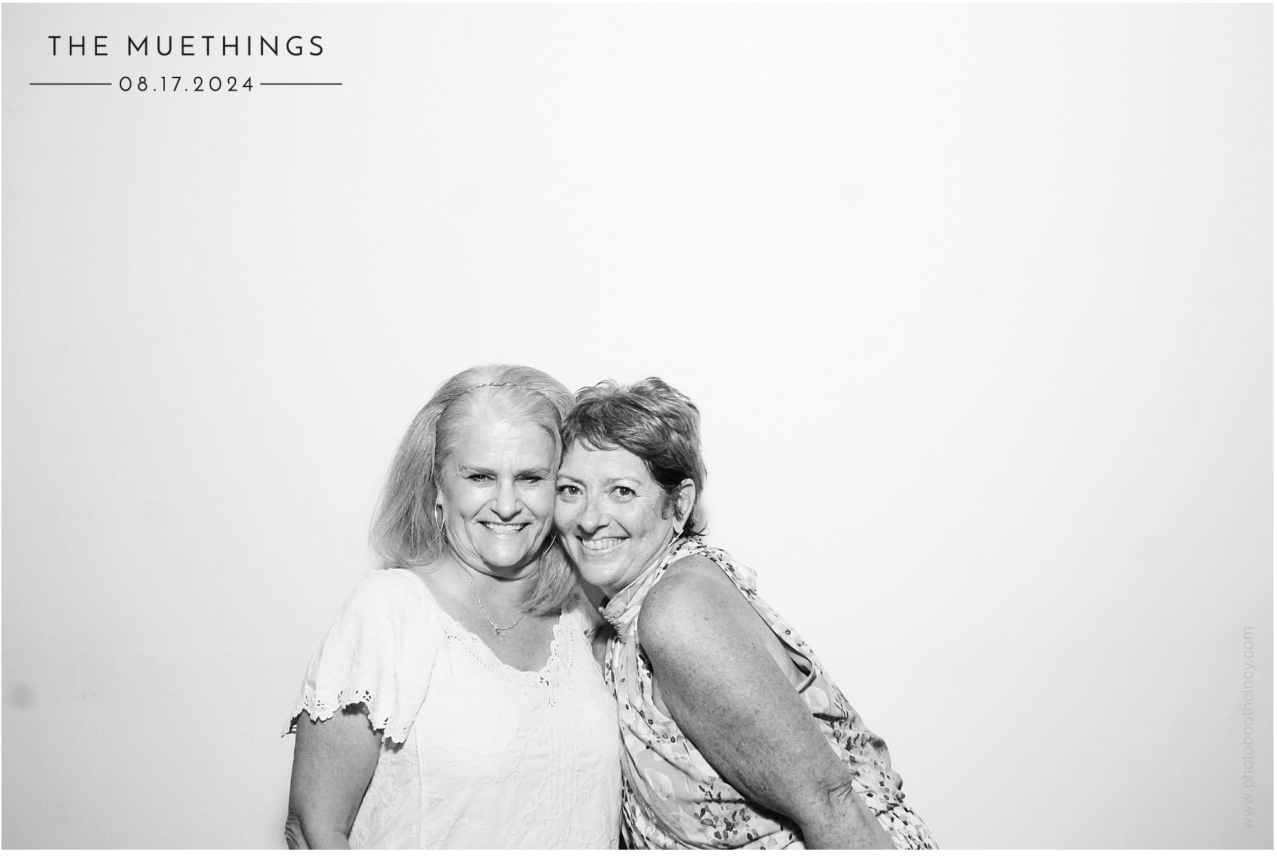 Telles Wedding | View more photos from the event at gallery.photoboothcincy.com/u/PhotoBoothCincy/Telles-Wedding