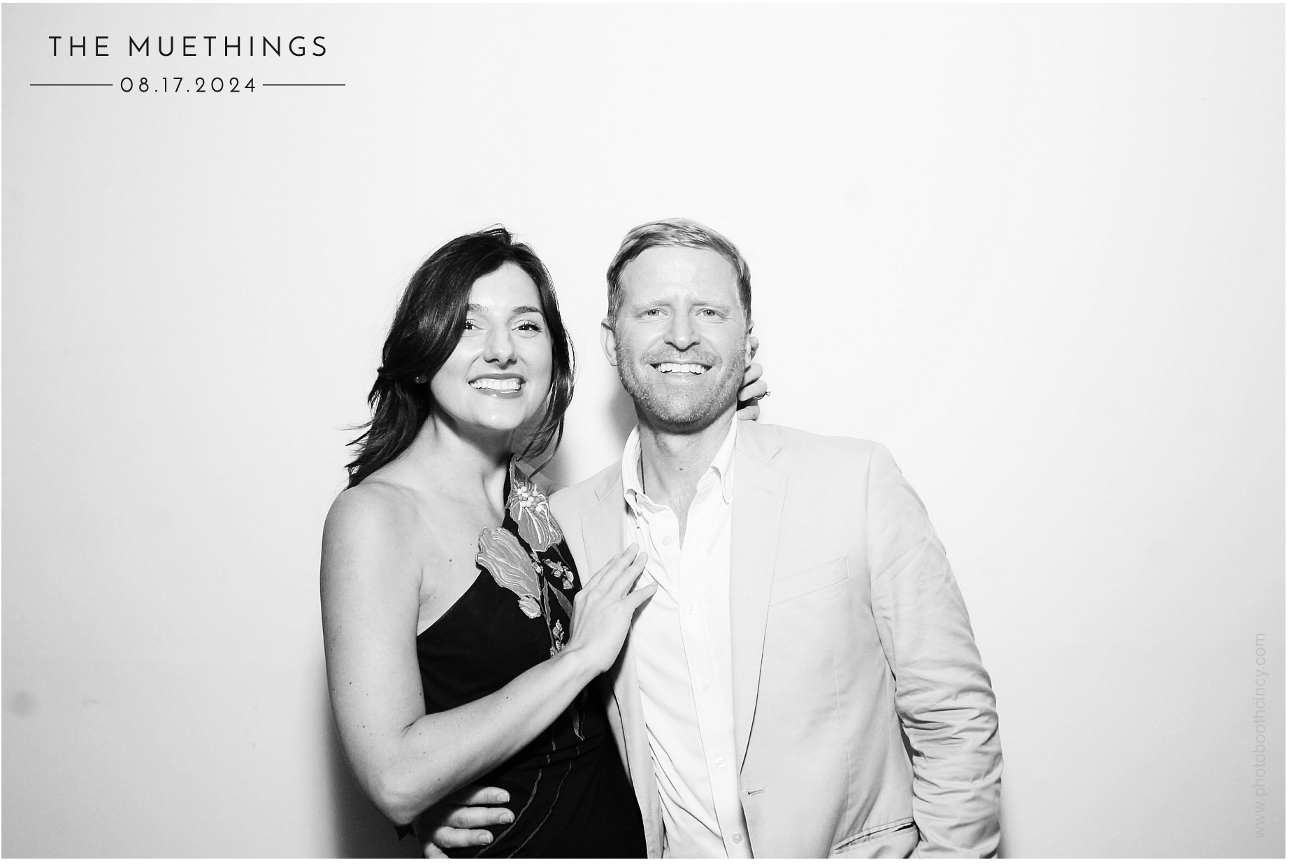 Telles Wedding | View more photos from the event at gallery.photoboothcincy.com/u/PhotoBoothCincy/Telles-Wedding